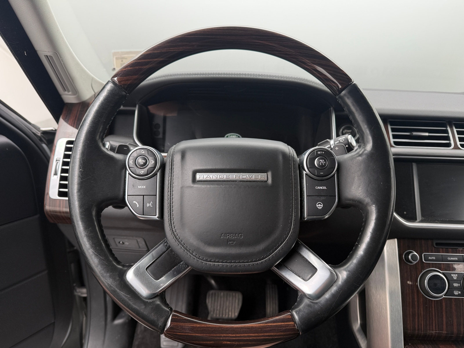 Thumbnail: 2016 Land Rover Range Rover - 4