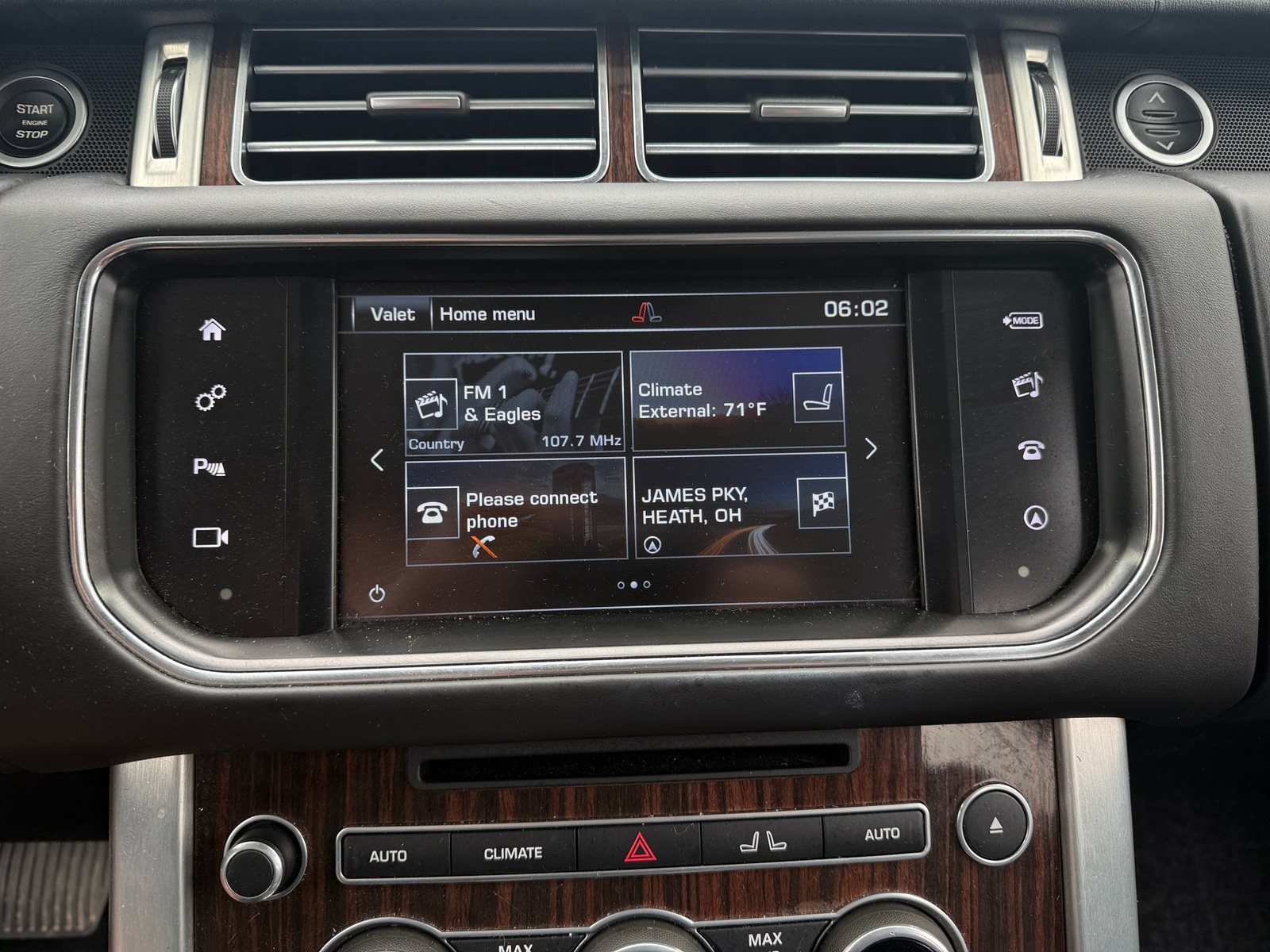 Thumbnail: 2016 Land Rover Range Rover - 3