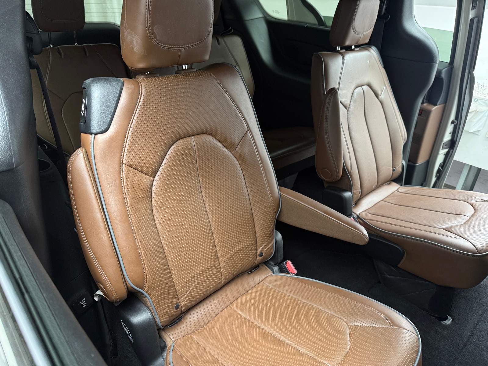 Thumbnail: 2021 Chrysler Pacifica - 5