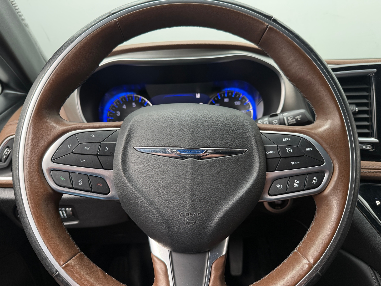 Thumbnail: 2021 Chrysler Pacifica - 4