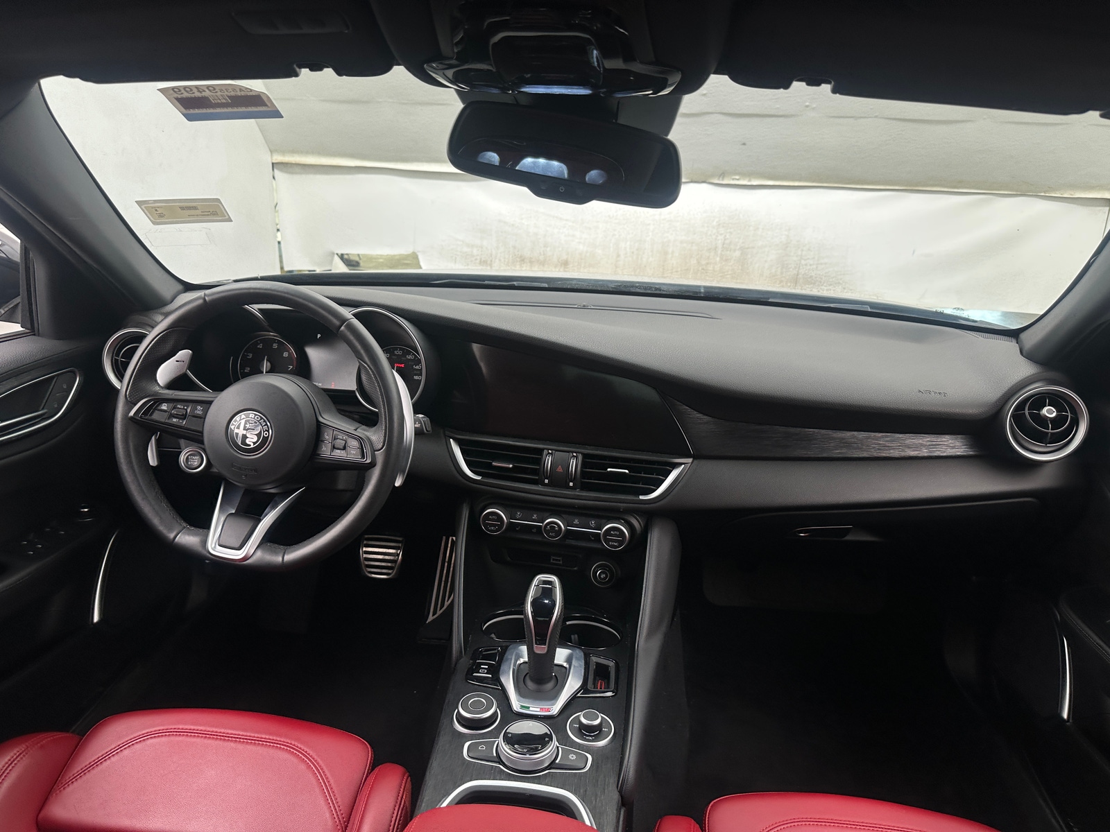 Thumbnail: 2023 Alfa Romeo Giulia - 2