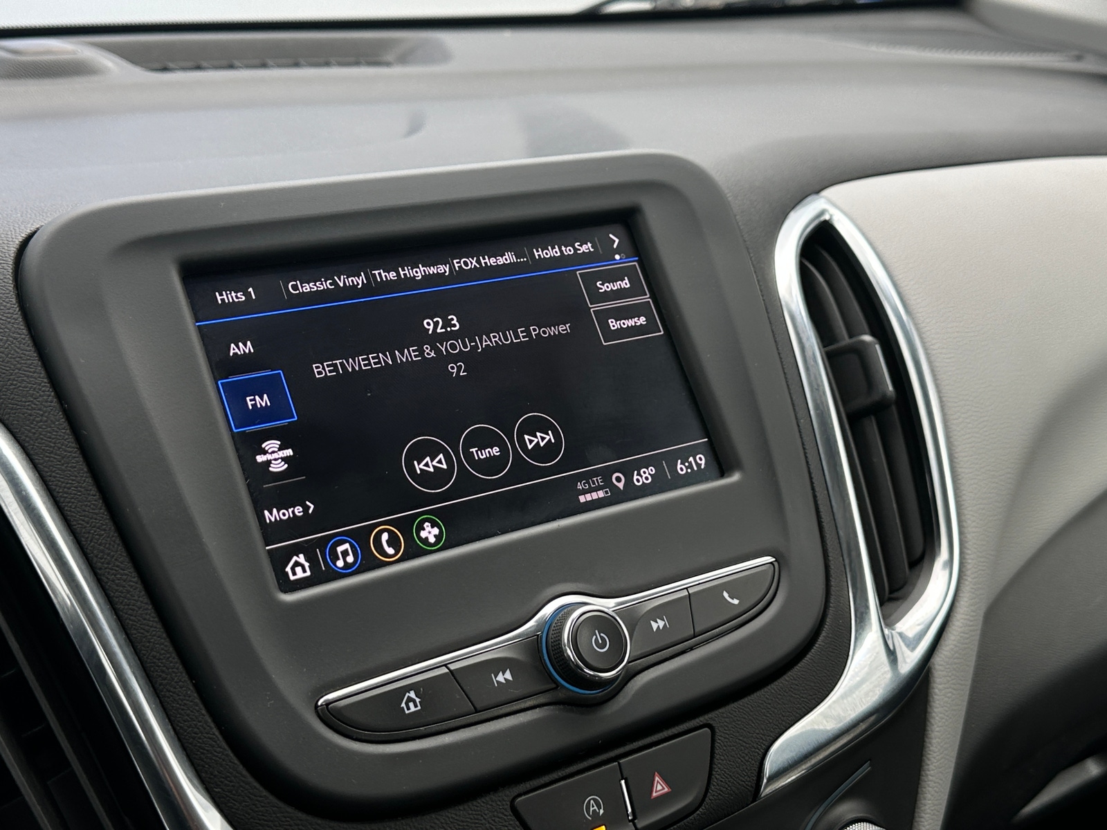 Thumbnail: 2024 Chevrolet Equinox - 4