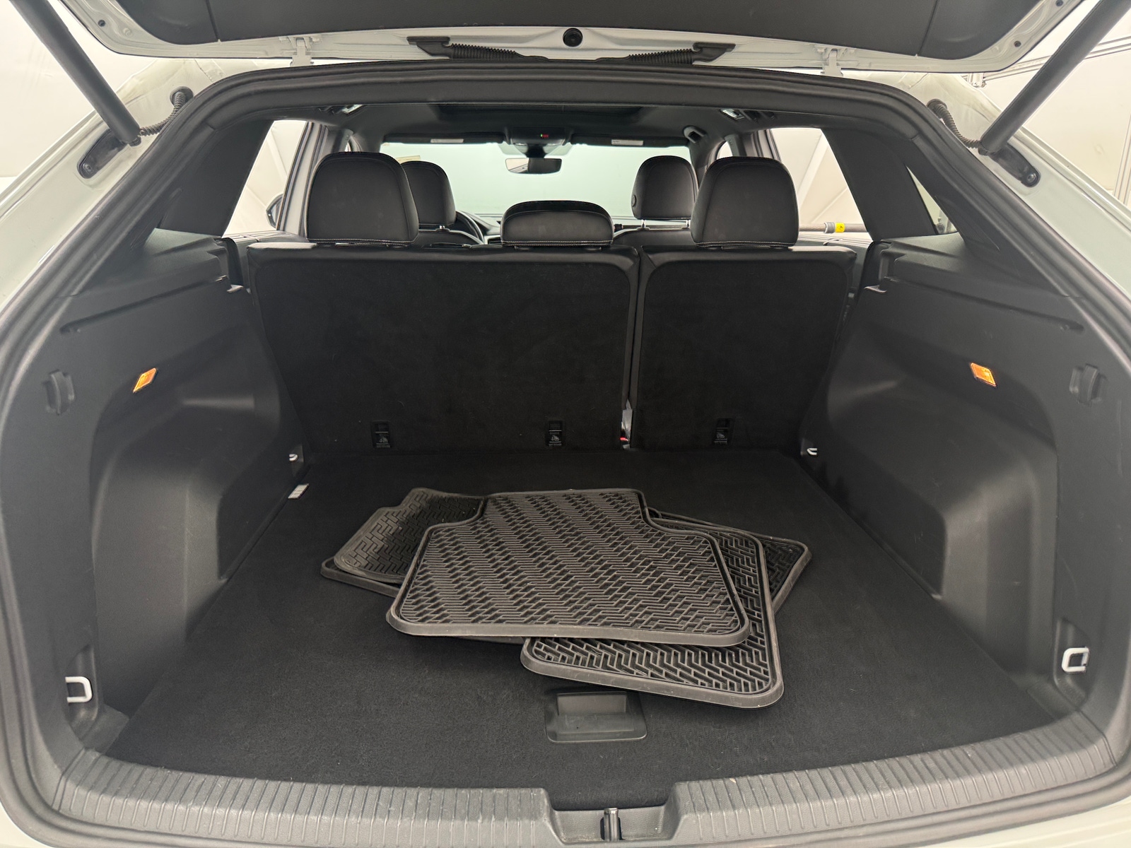 Thumbnail: 2021 Volkswagen Atlas - 6