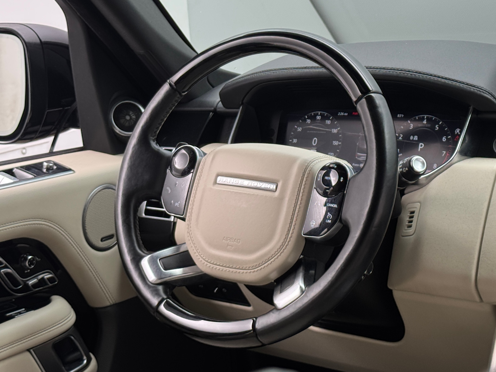 Thumbnail: 2018 Land Rover Range Rover - 4