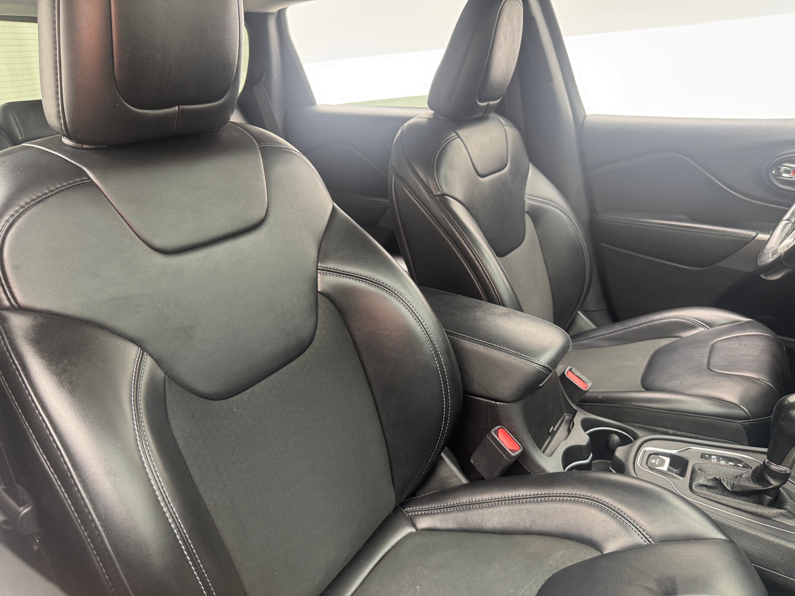 Thumbnail: 2019 Jeep Cherokee - 2