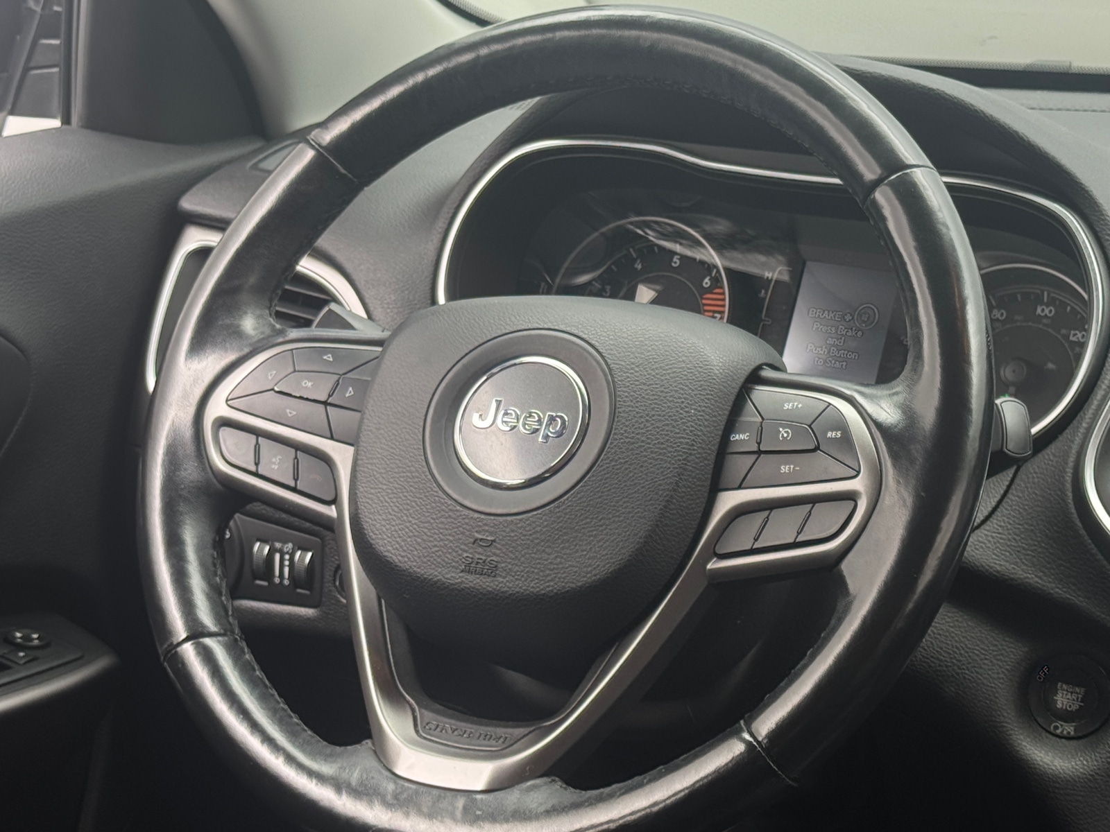Thumbnail: 2019 Jeep Cherokee - 5