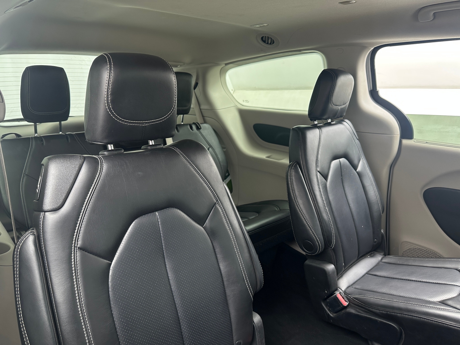 Thumbnail: 2023 Chrysler Pacifica - 5
