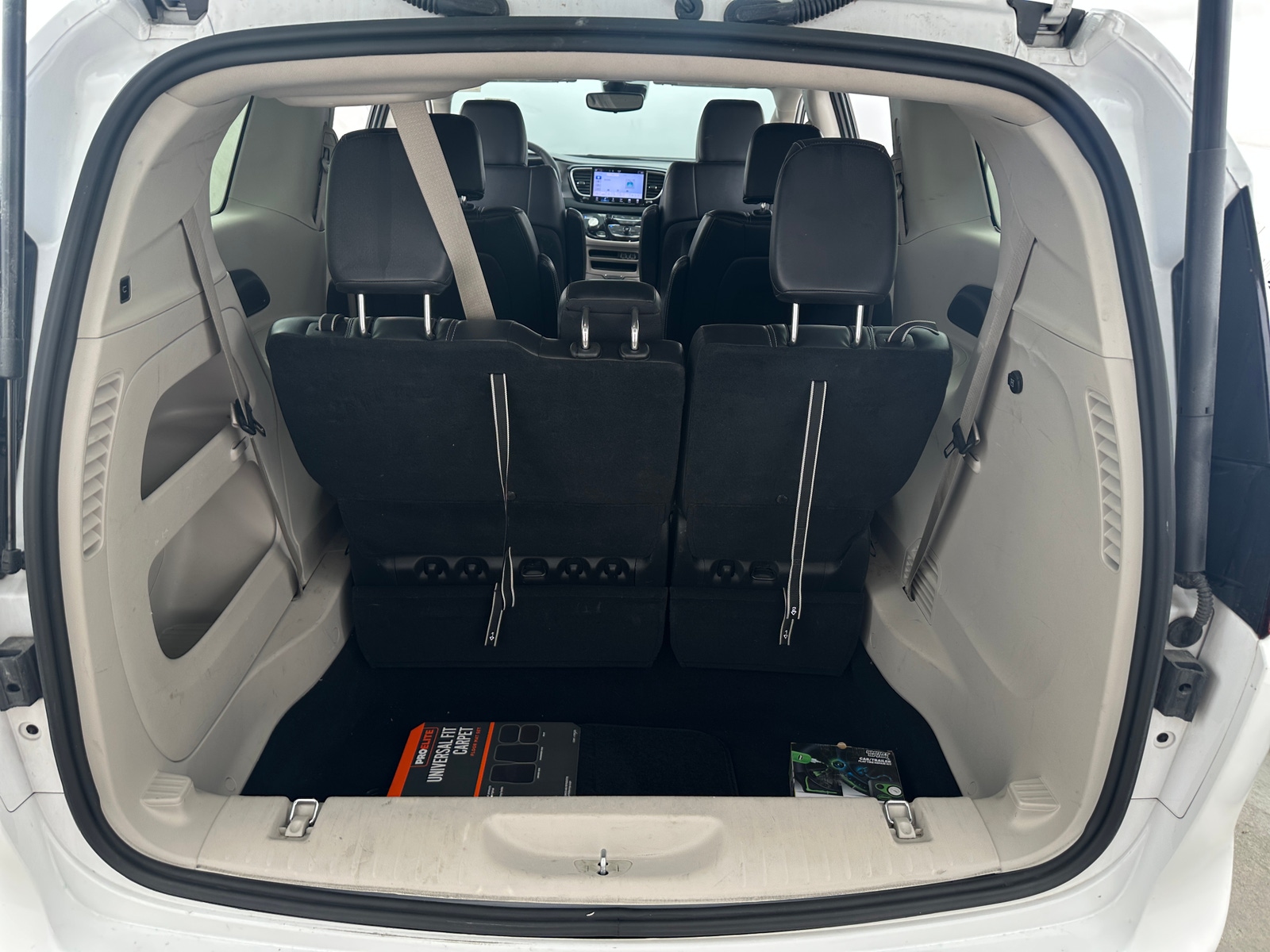 Thumbnail: 2023 Chrysler Pacifica - 6