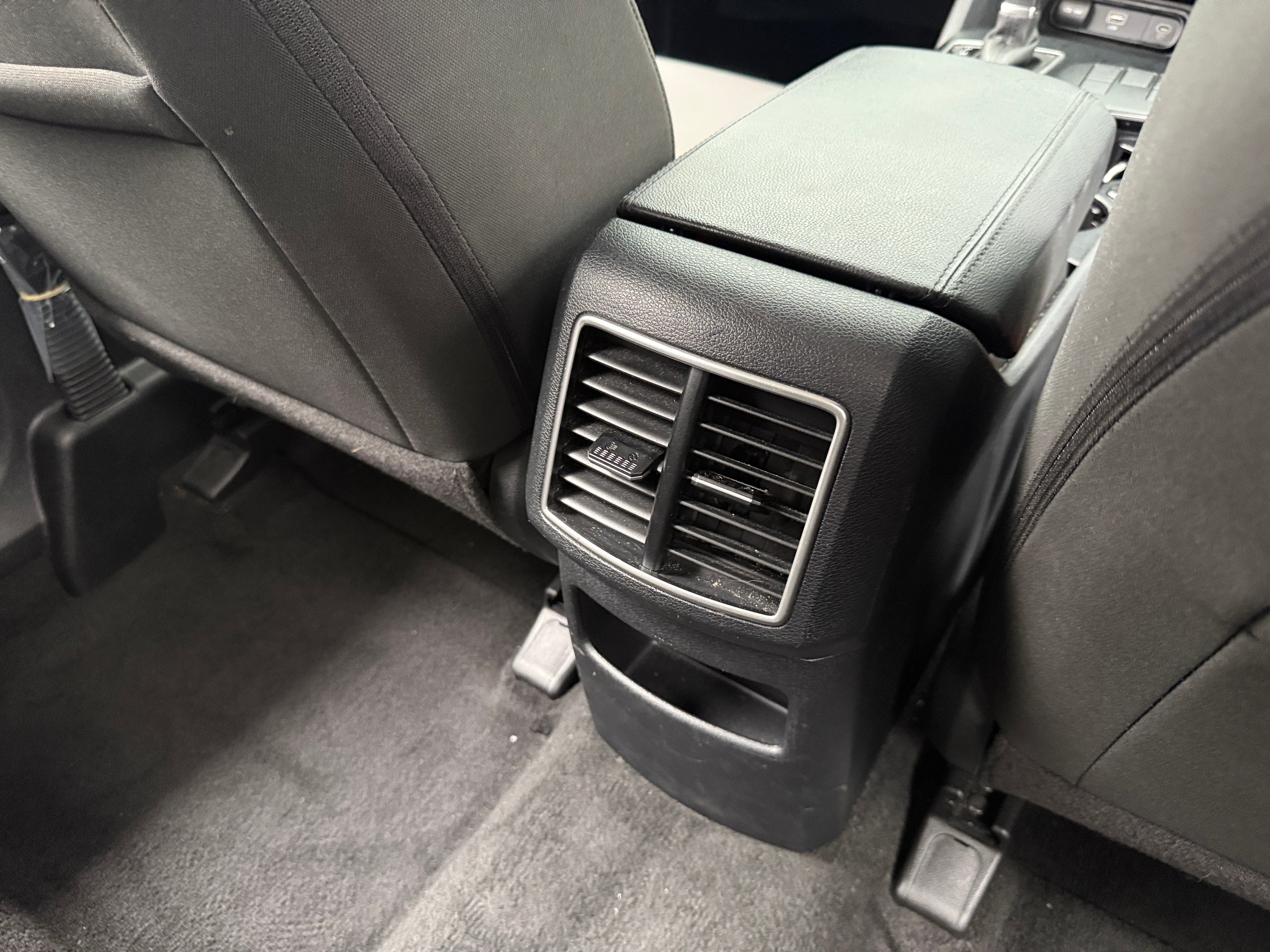 2025 Kia Sportage LX - Photo 4