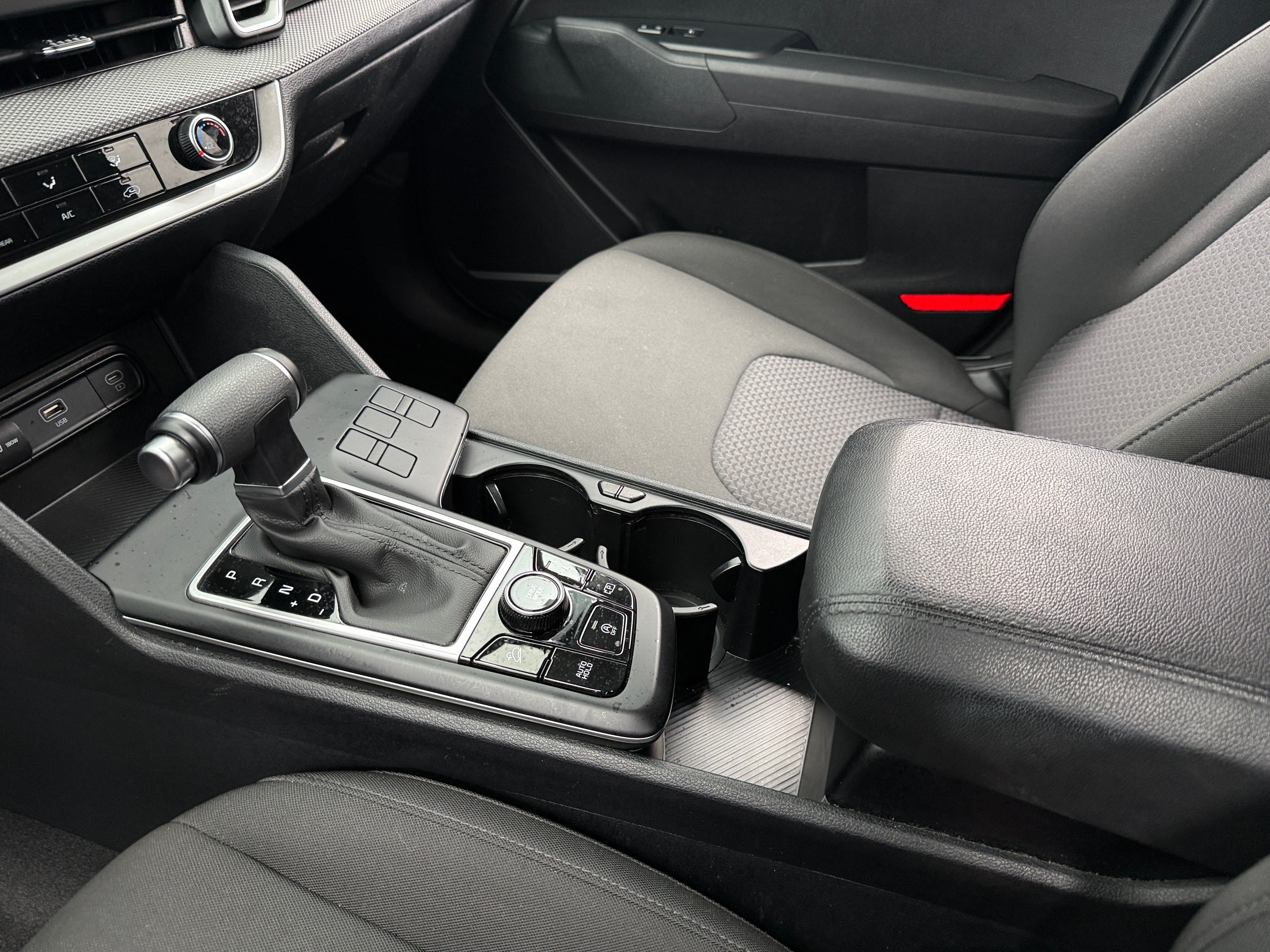 2025 Kia Sportage LX - Photo 6