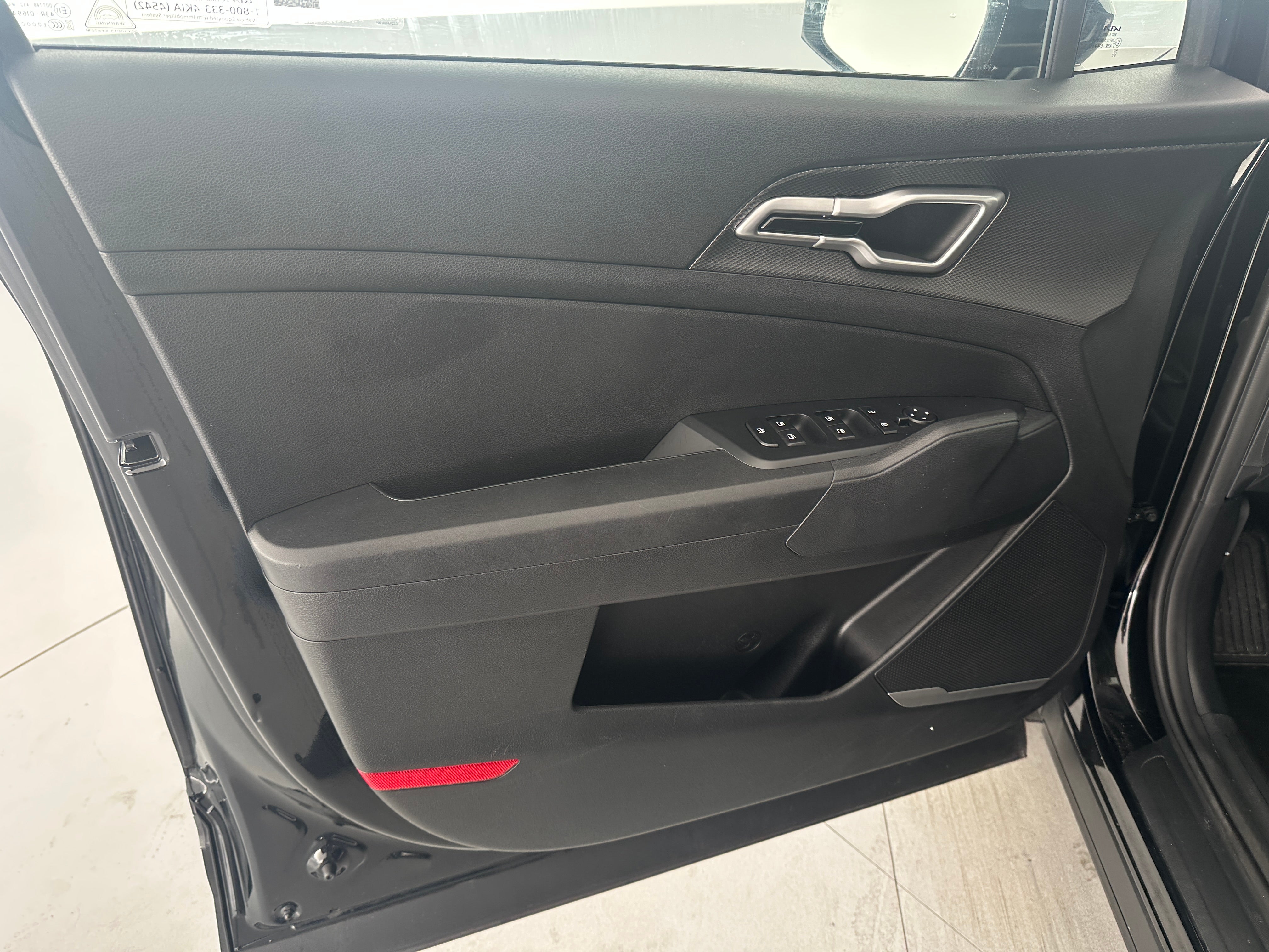 2025 Kia Sportage LX - Photo 3