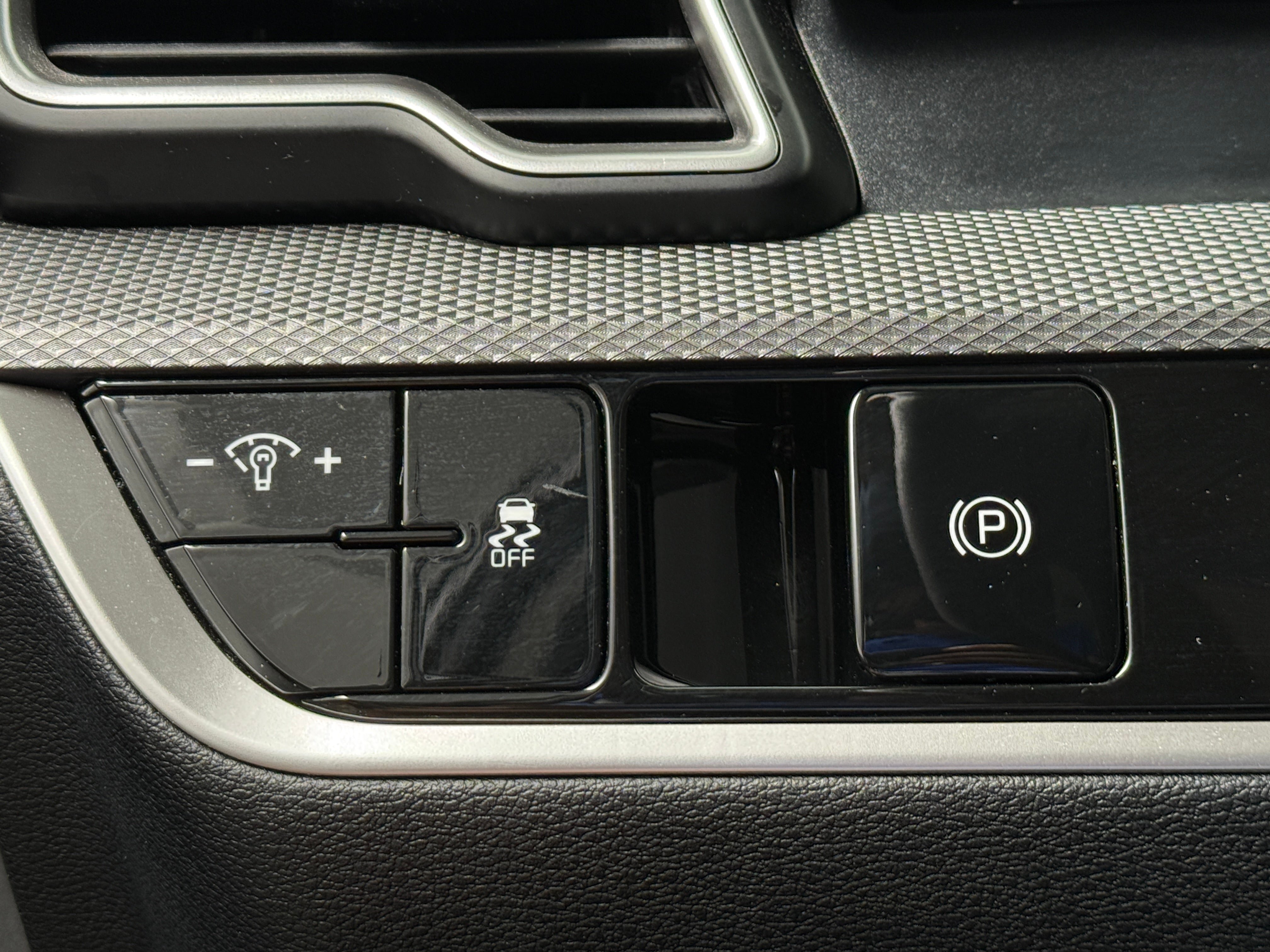 2025 Kia Sportage LX - Photo 10