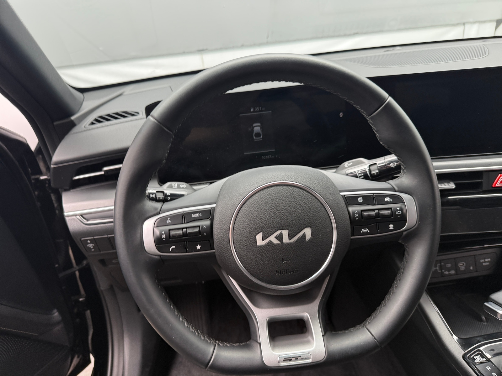 Thumbnail: 2025 Kia K5 - 4