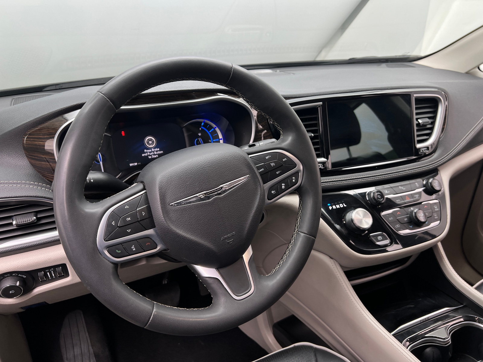 Thumbnail: 2023 Chrysler Pacifica - 4