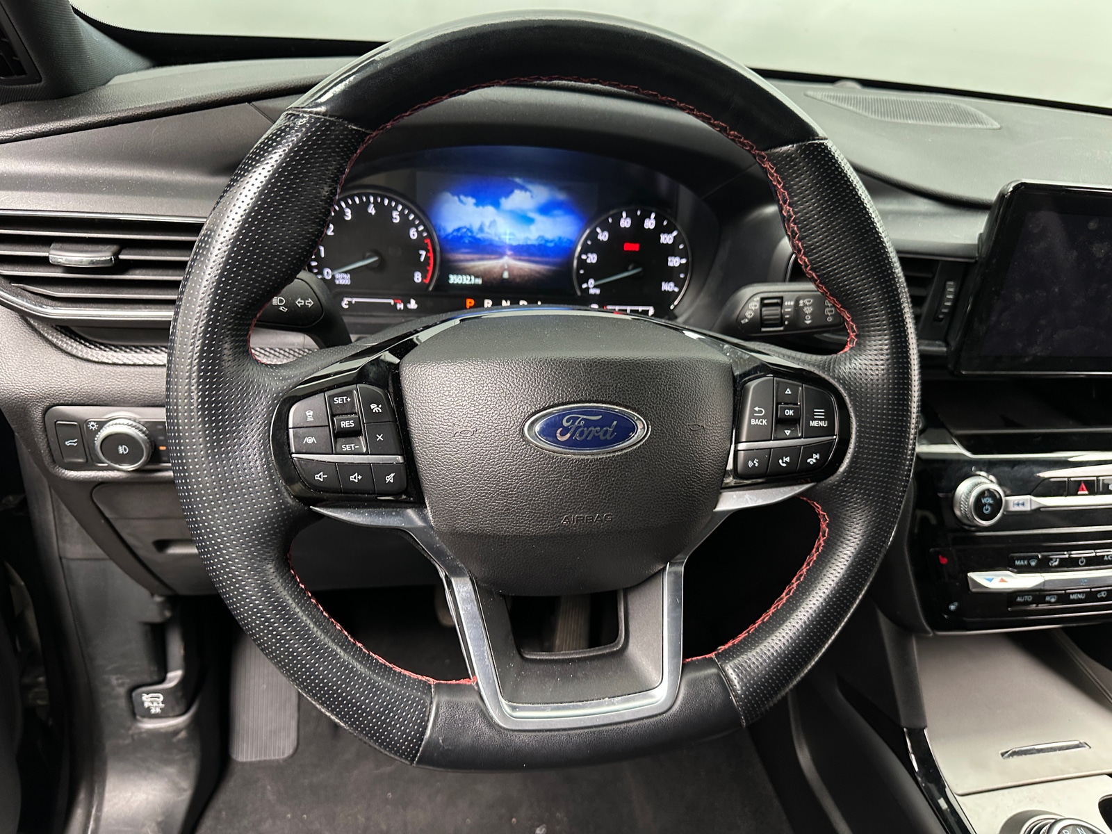 Thumbnail: 2022 Ford Explorer - 5