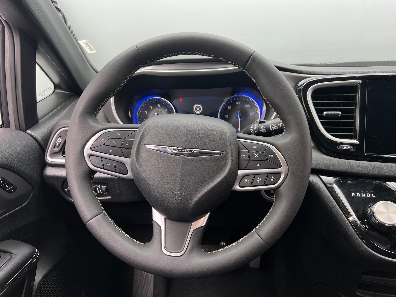 Thumbnail: 2025 Chrysler Pacifica - 4