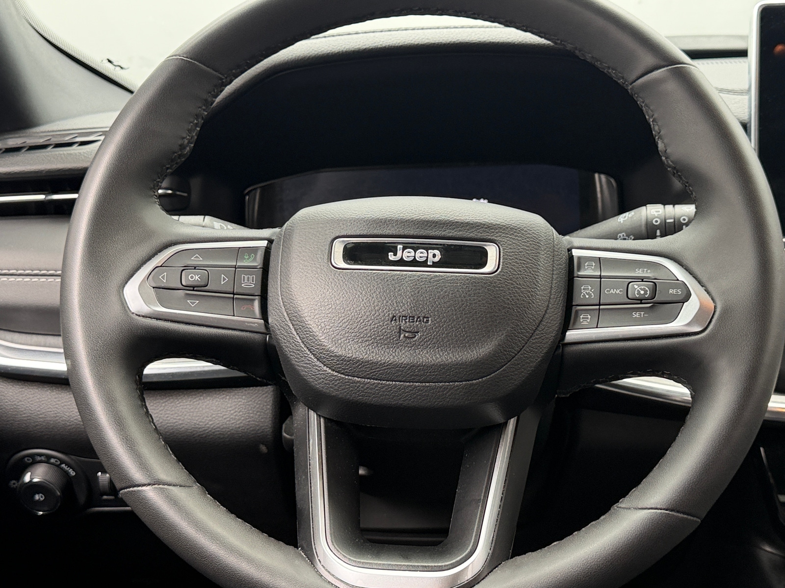 Thumbnail: 2023 Jeep Compass - 4