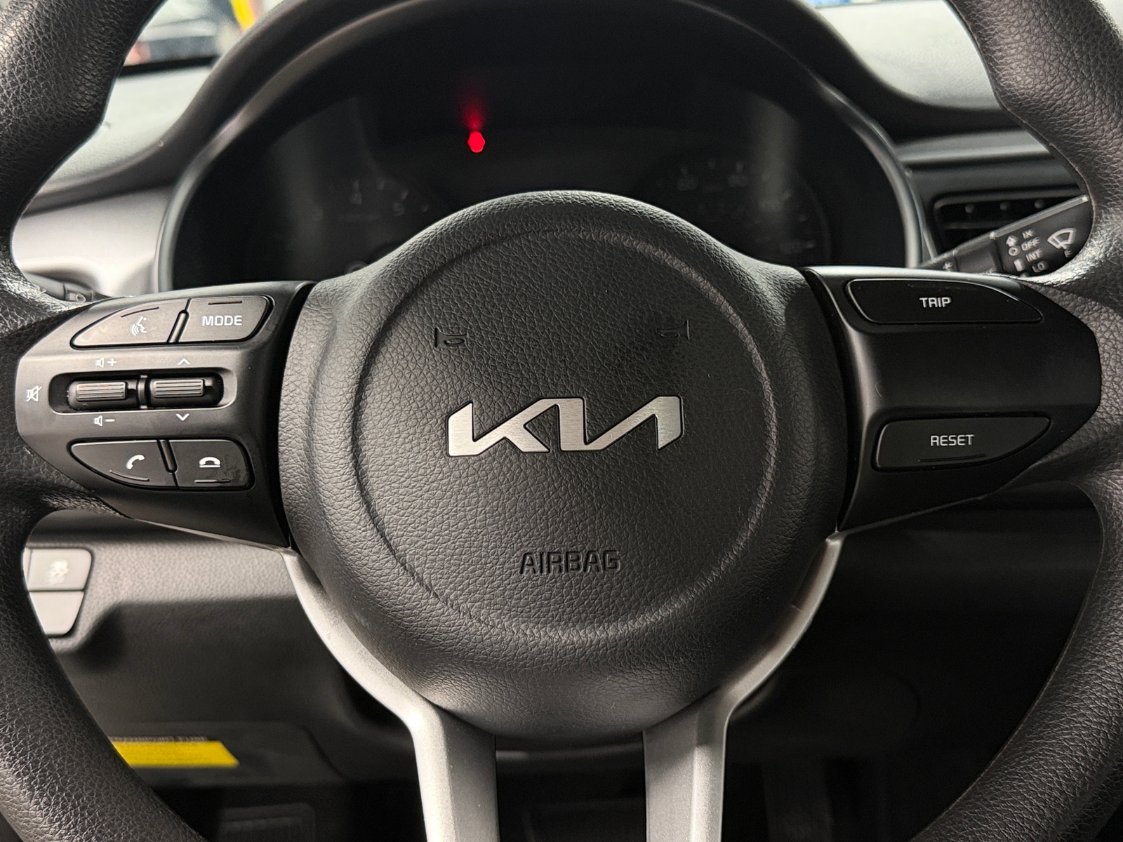 Thumbnail: 2023 Kia Rio - 5
