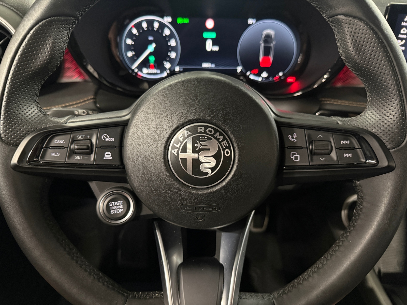 Thumbnail: 2025 Alfa Romeo Tonale - 4