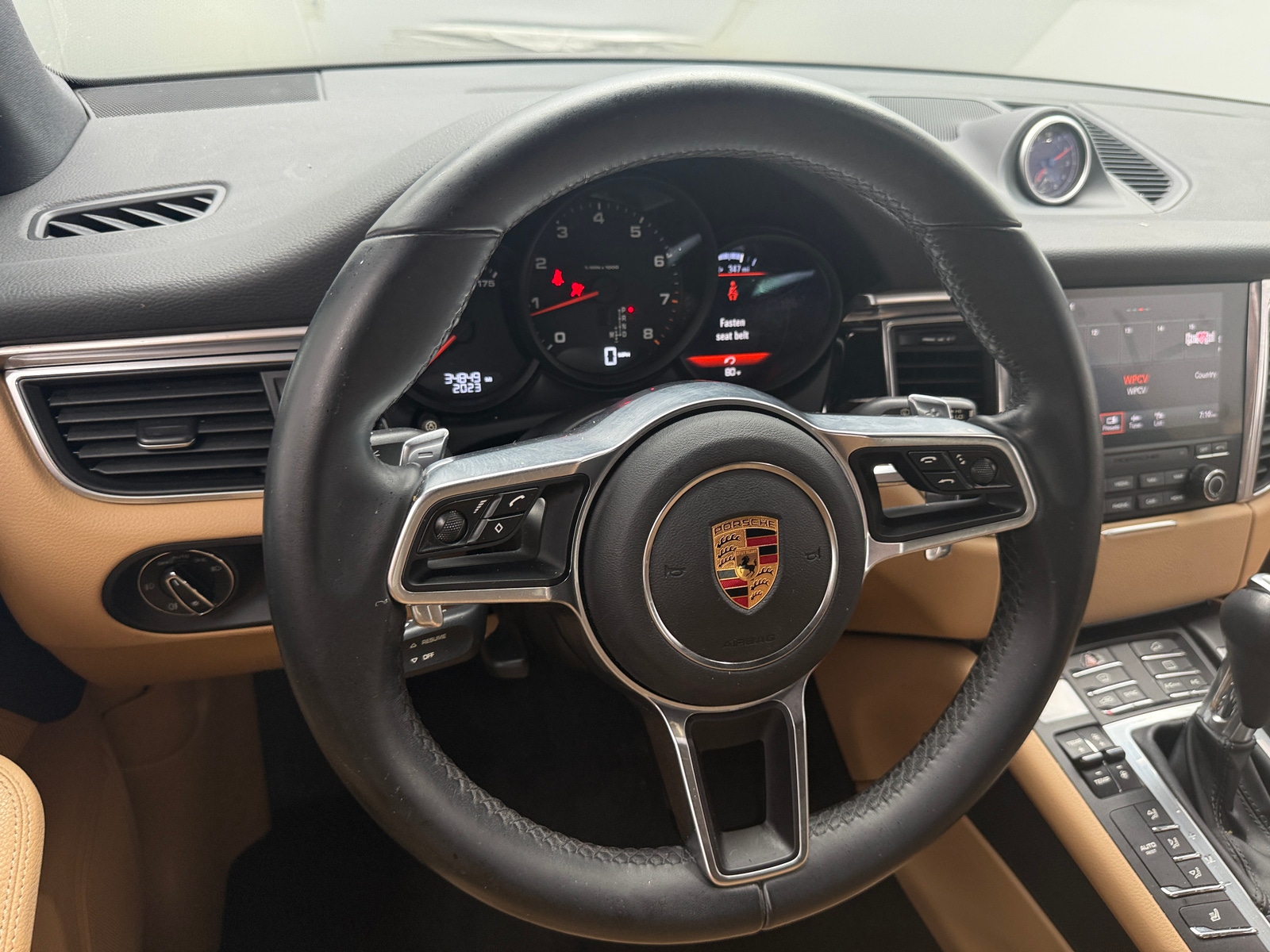 Thumbnail: 2017 Porsche Macan - 4