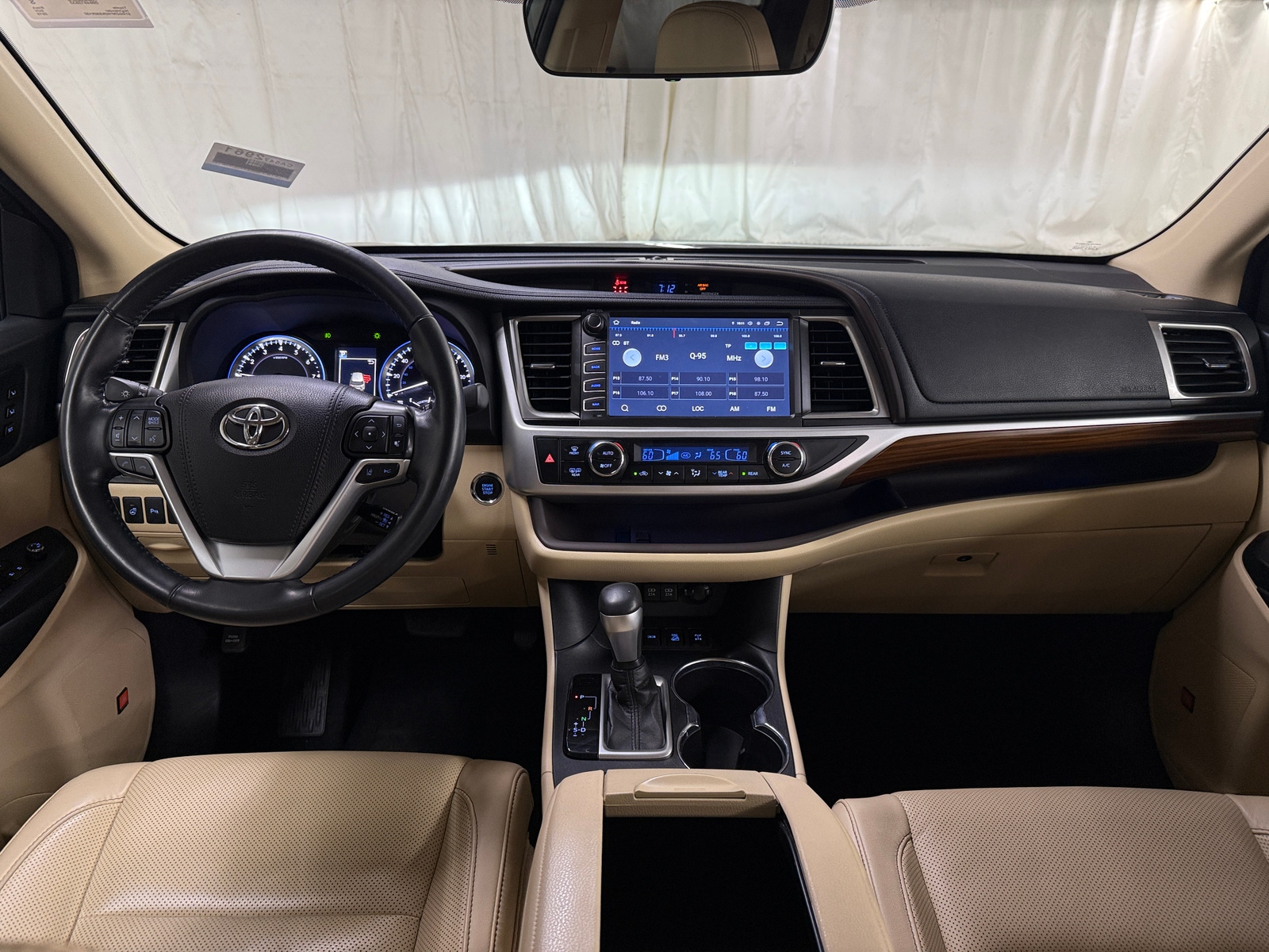 Thumbnail: 2019 Toyota Highlander - 3
