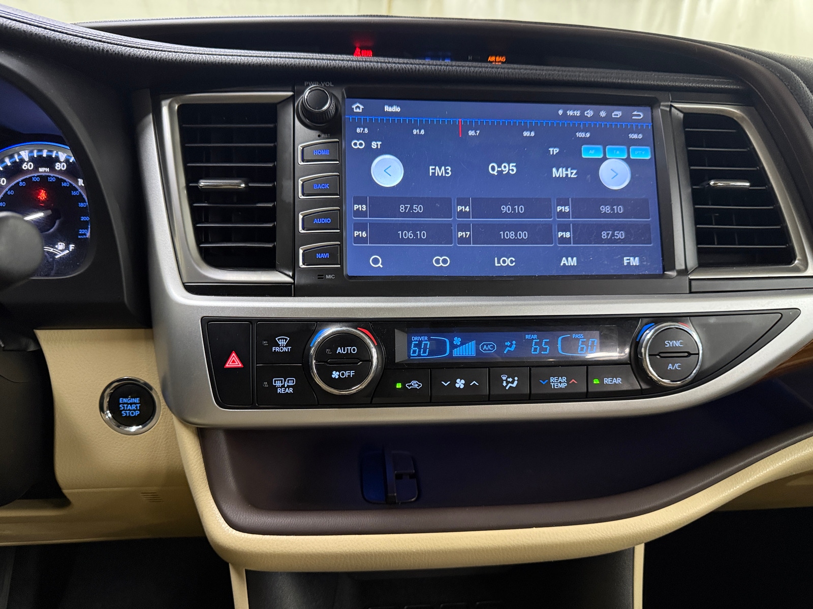 Thumbnail: 2019 Toyota Highlander - 4