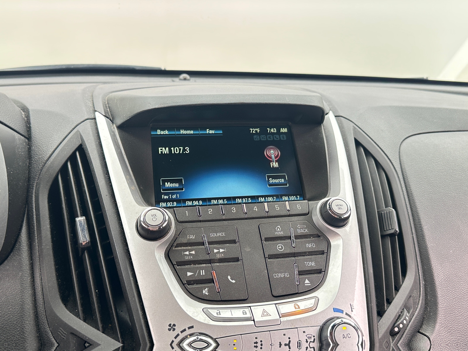 Thumbnail: 2015 Chevrolet Equinox - 4
