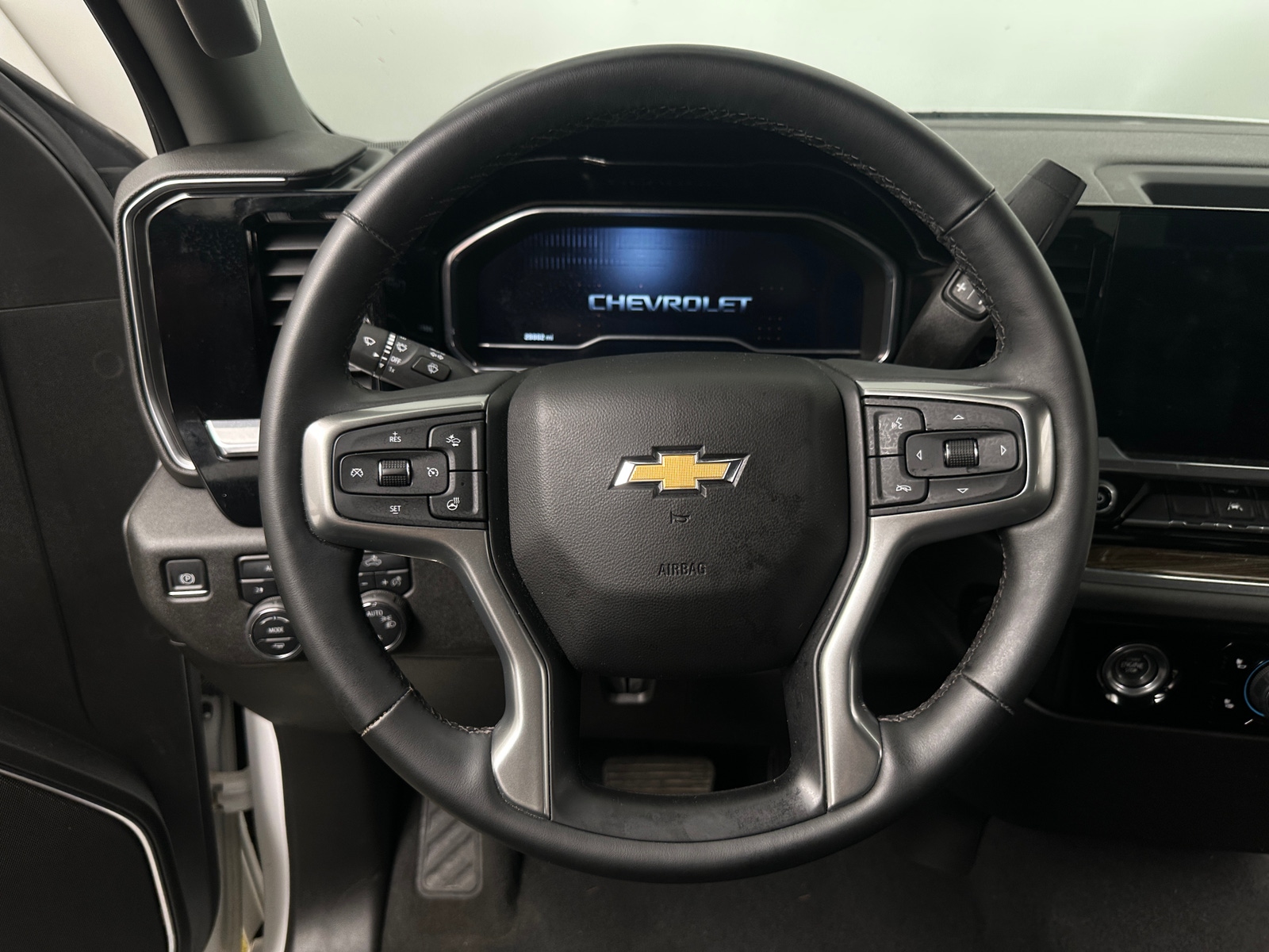 Thumbnail: 2023 Chevrolet Silverado 1500 - 5