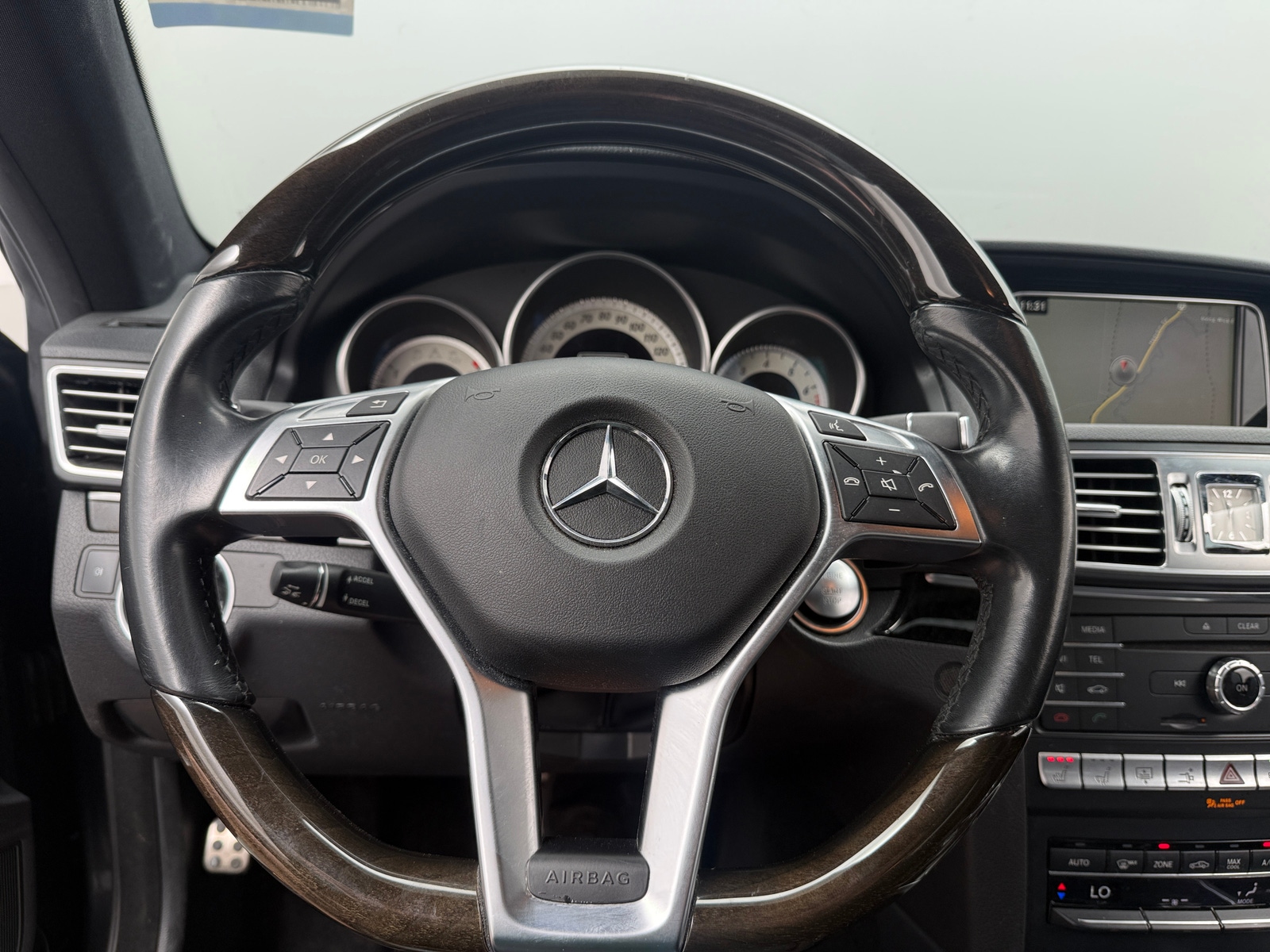 Thumbnail: 2016 Mercedes-Benz E-Class - 3