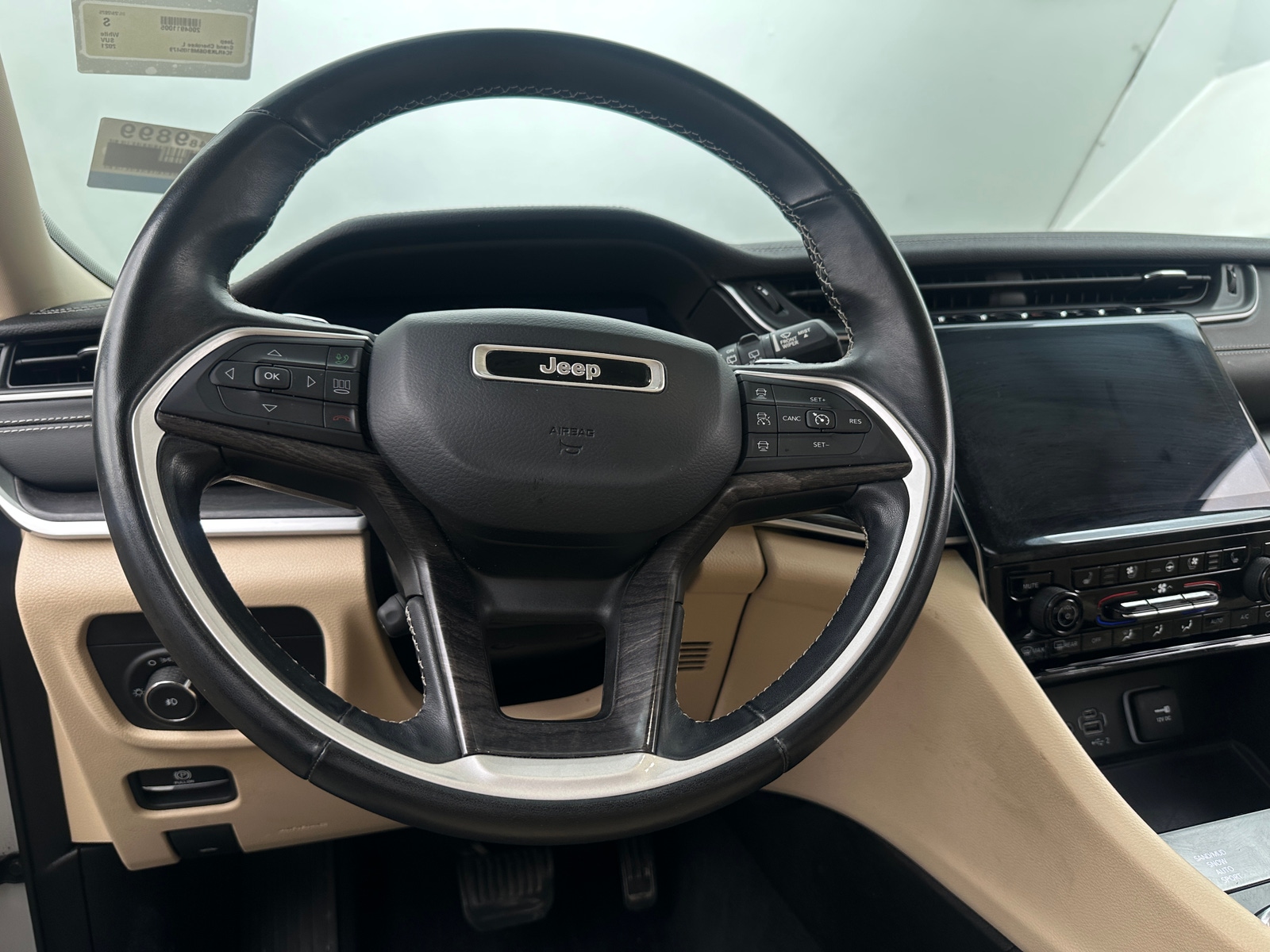 Thumbnail: 2021 Jeep Grand Cherokee L - 4