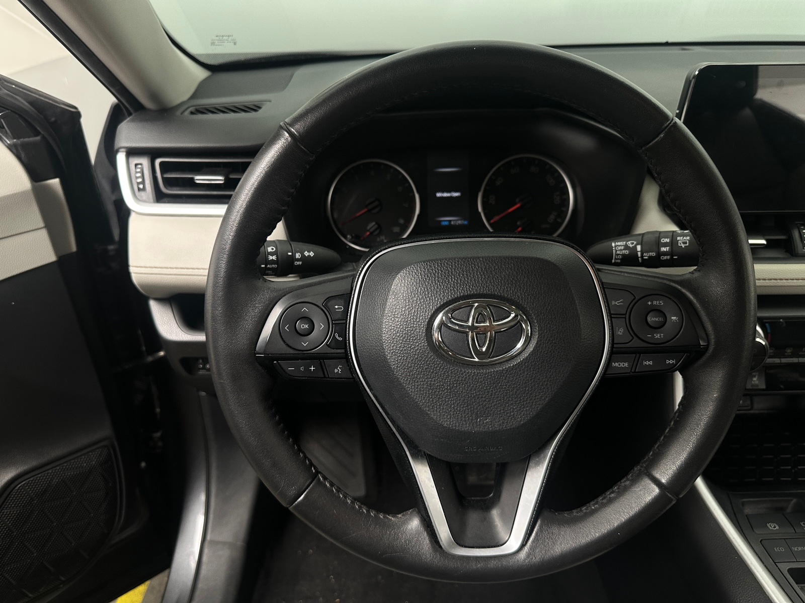 Thumbnail: 2021 Toyota RAV4 - 4