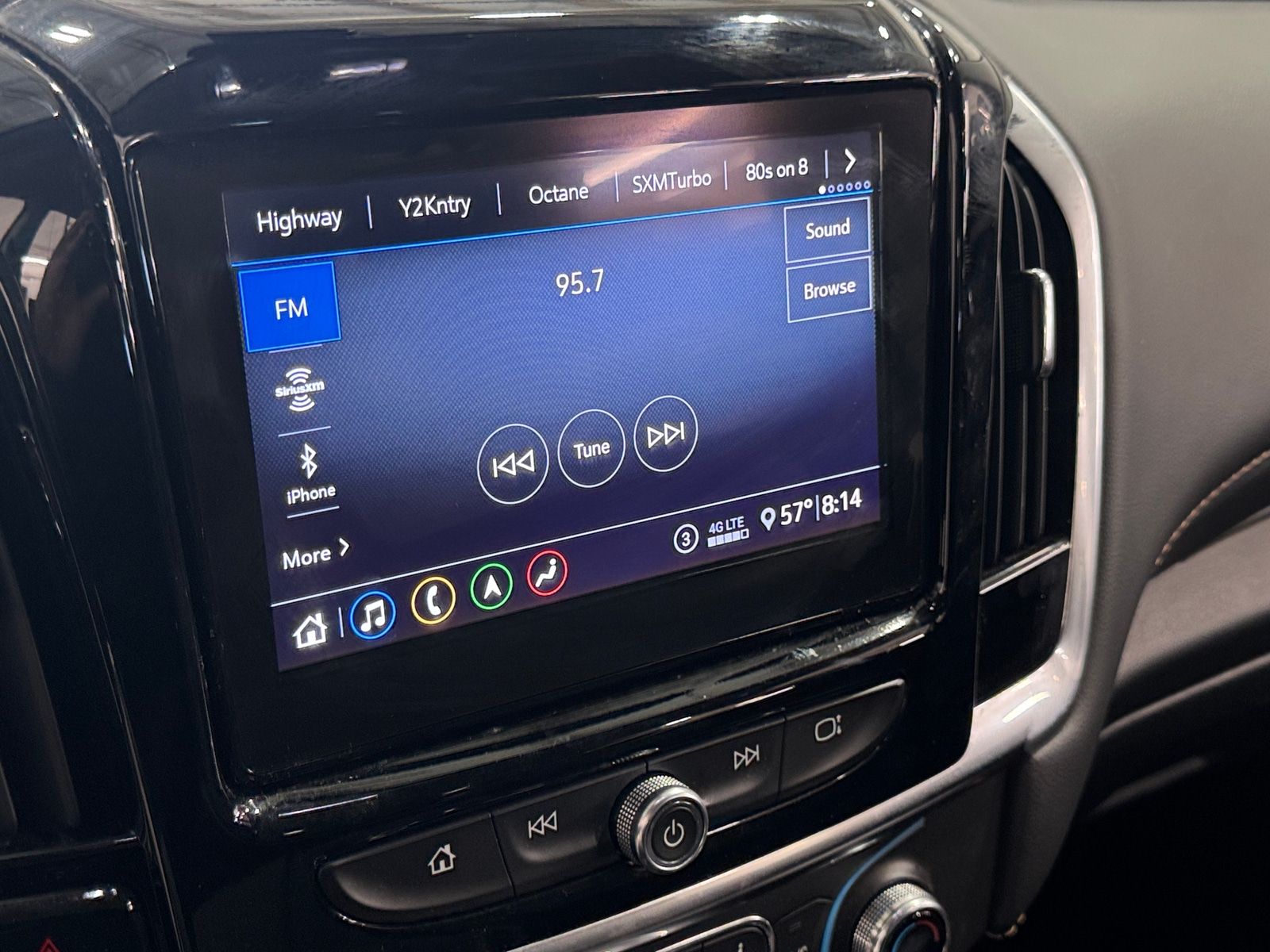 Thumbnail: 2021 Chevrolet Traverse - 3