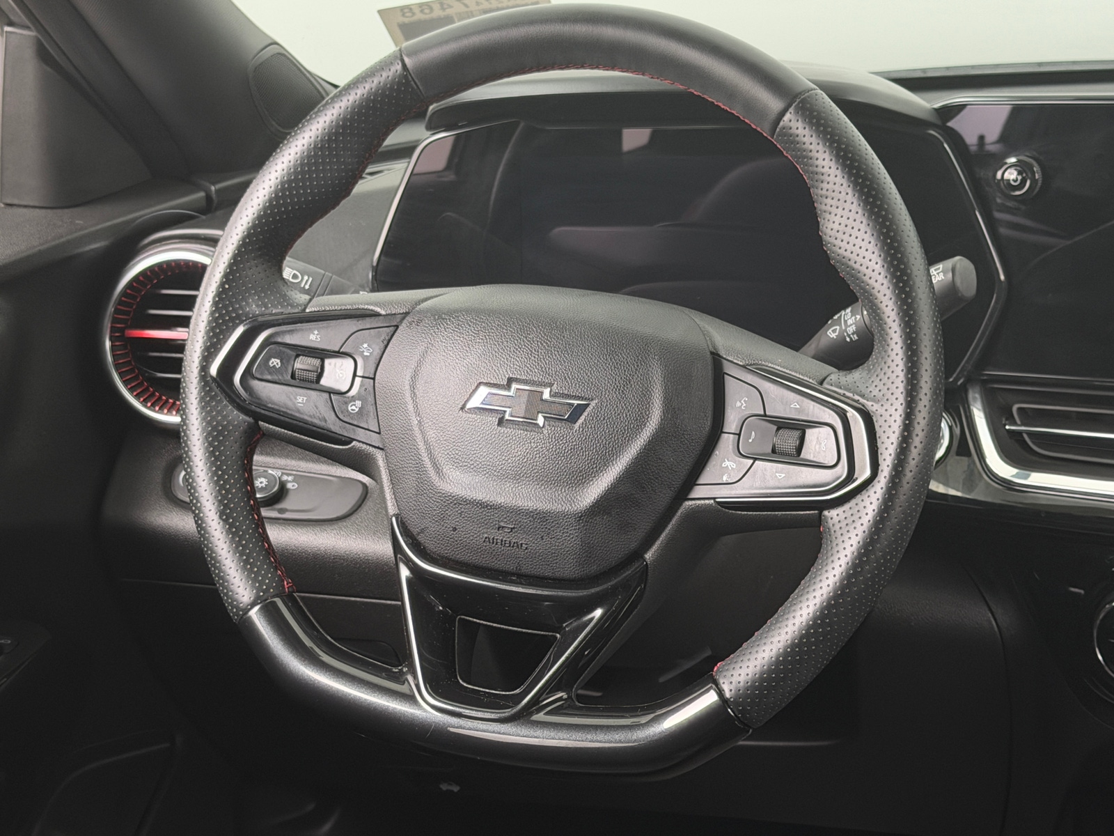 Thumbnail: 2025 Chevrolet Trax - 4