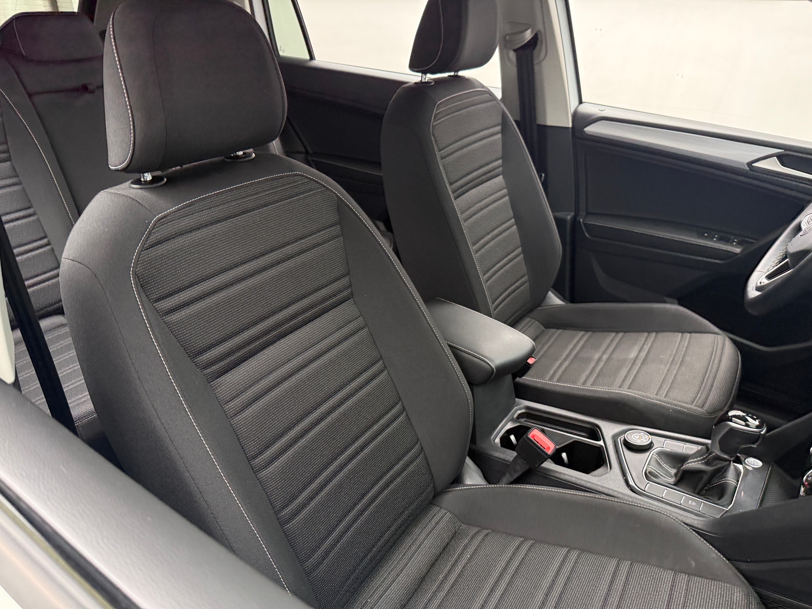 Thumbnail: 2022 Volkswagen Tiguan - 2