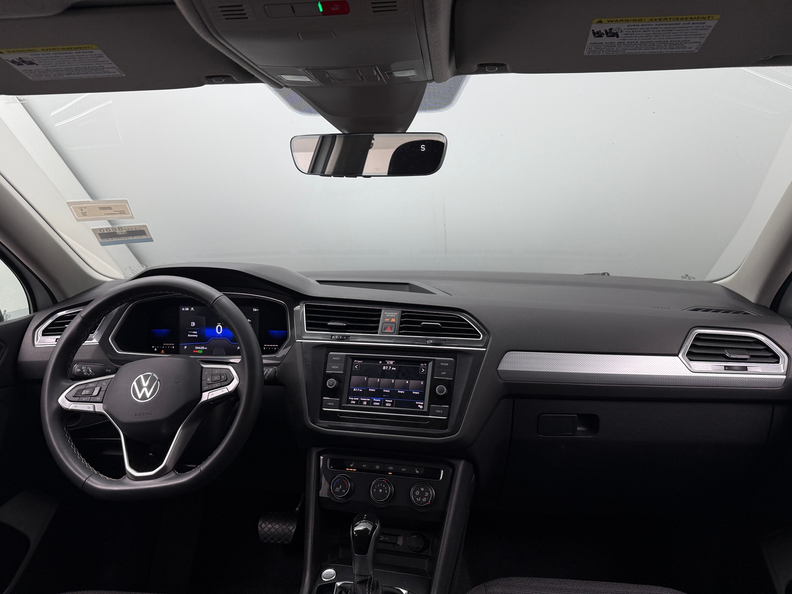 Thumbnail: 2022 Volkswagen Tiguan - 3