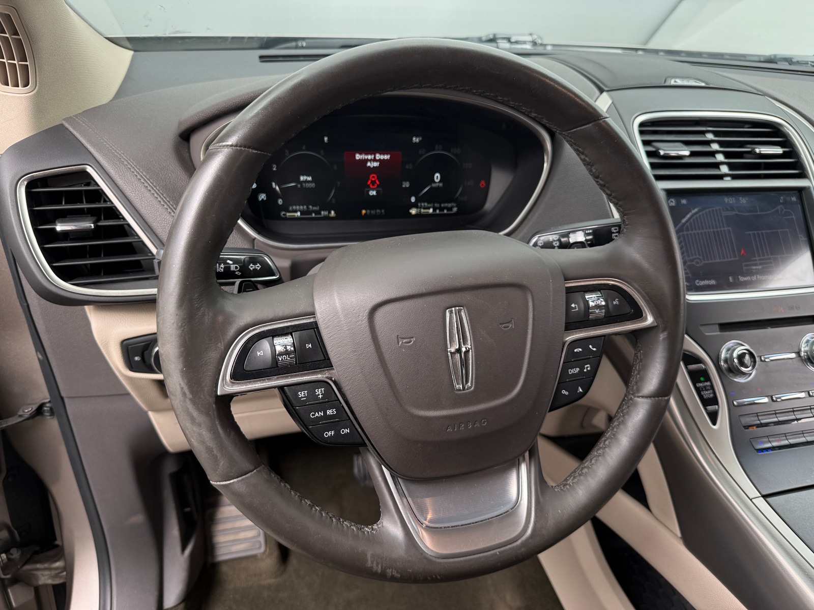 Thumbnail: 2020 Lincoln Nautilus - 4