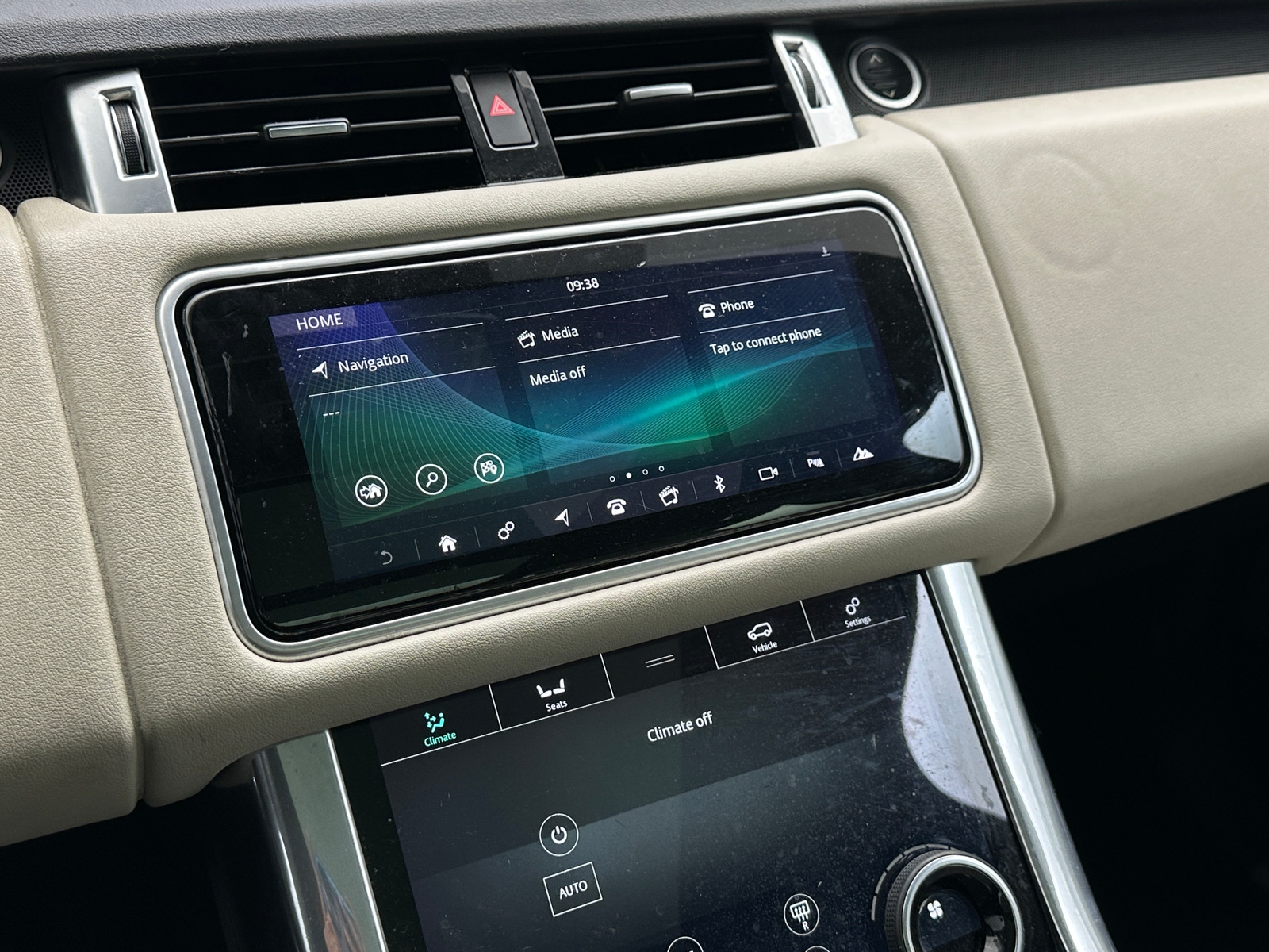 Thumbnail: 2019 Land Rover Range Rover Sport - 3