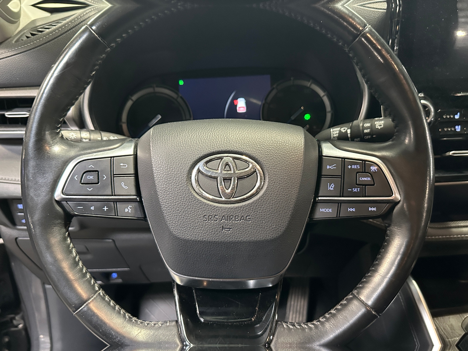 Thumbnail: 2020 Toyota Highlander - 4
