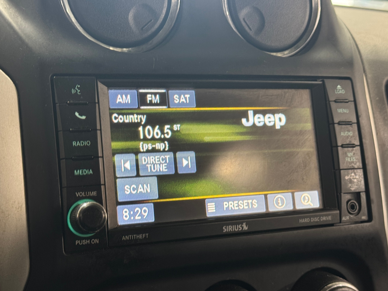Thumbnail: 2016 Jeep Compass - 4