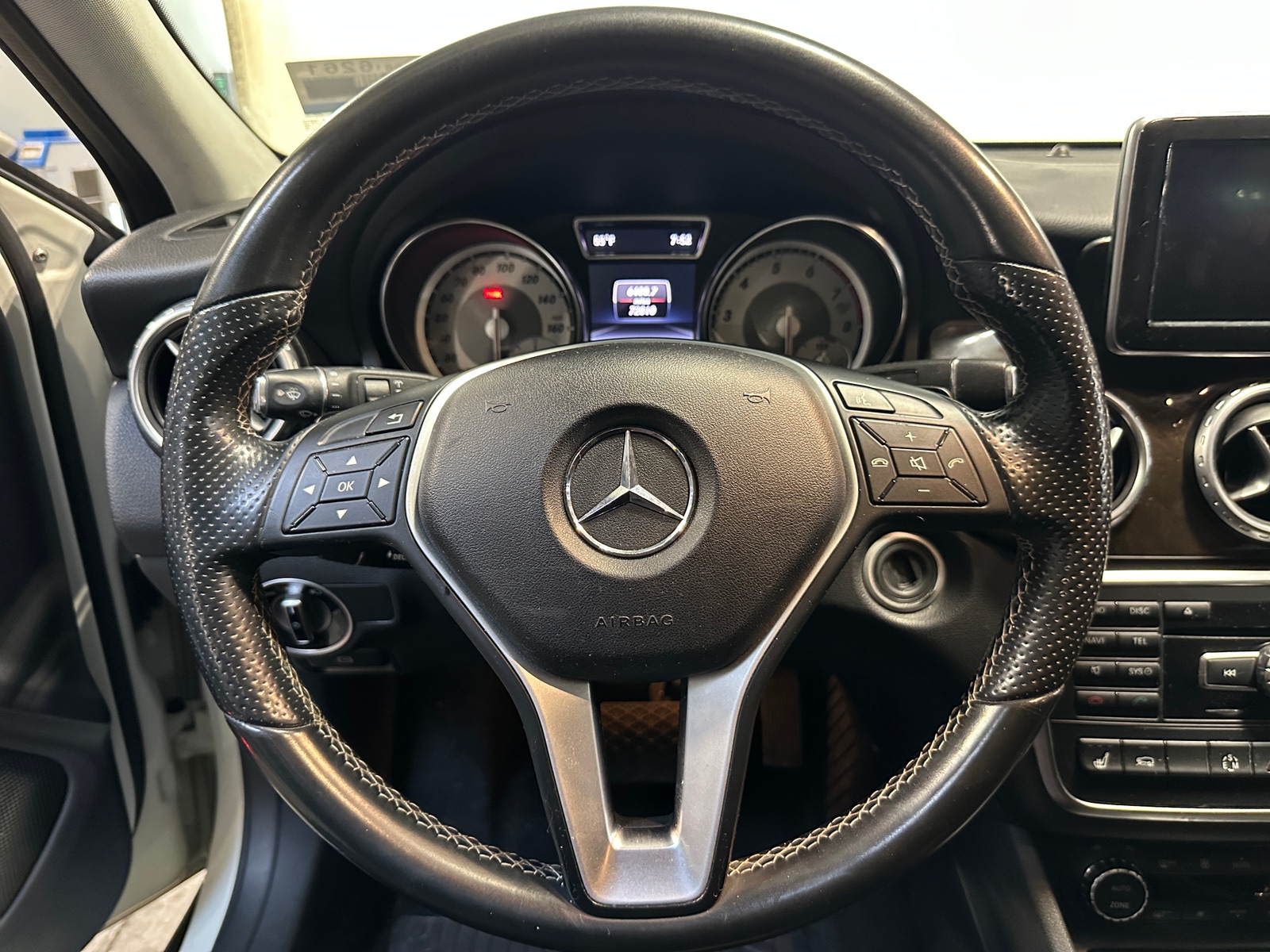 Thumbnail: 2015 Mercedes-Benz GLA - 4