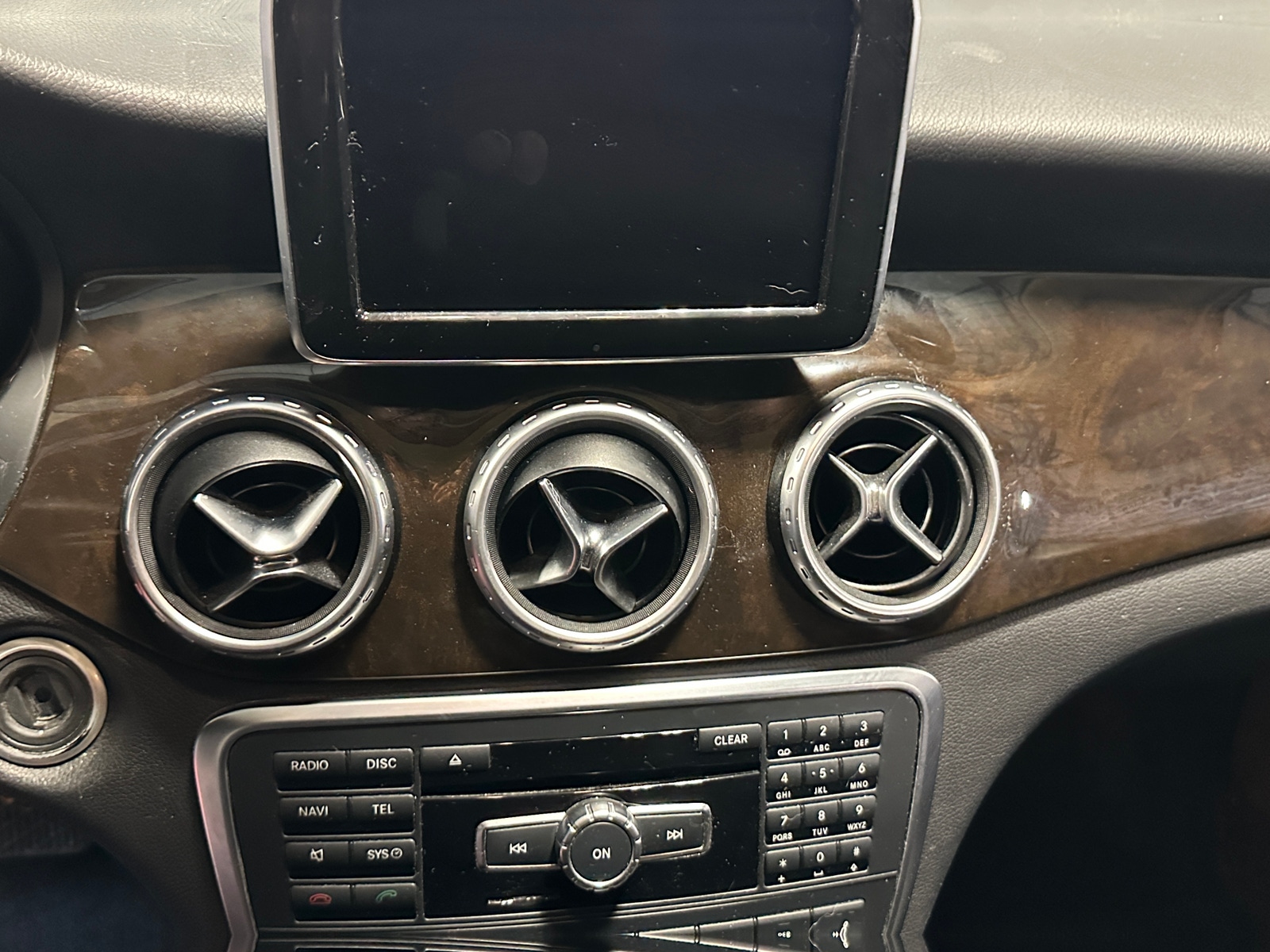 Thumbnail: 2015 Mercedes-Benz GLA - 3