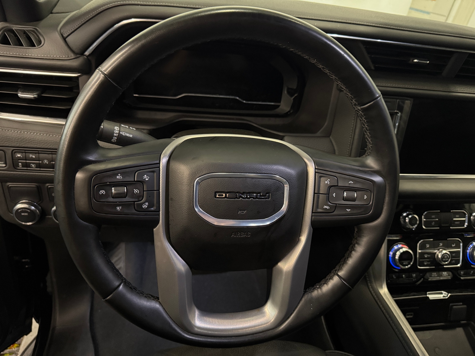 Thumbnail: 2024 GMC Yukon - 4