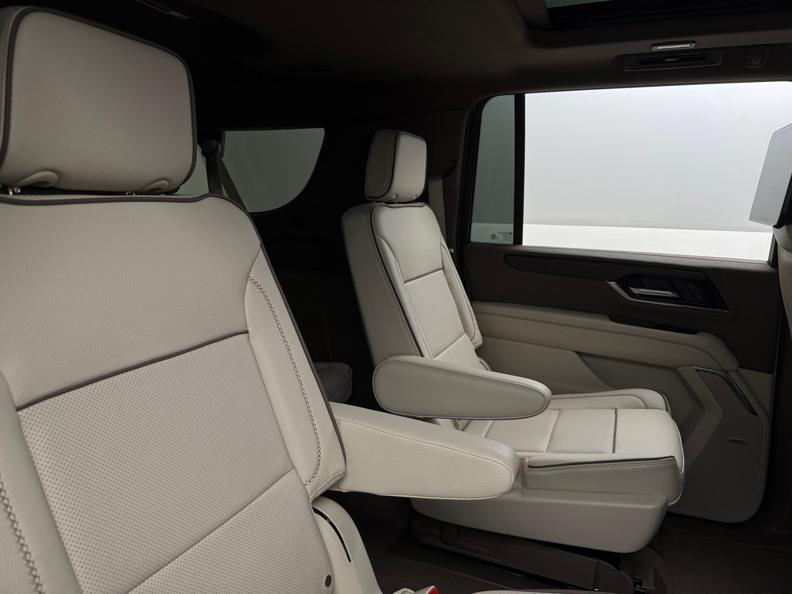 Thumbnail: 2025 GMC Yukon XL - 5