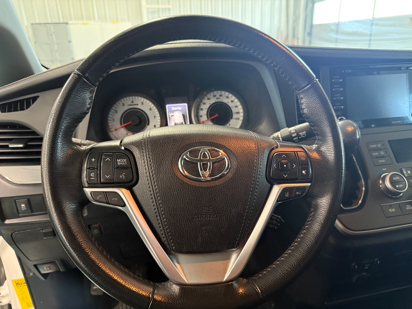 Thumbnail: 2020 Toyota Sienna - 4