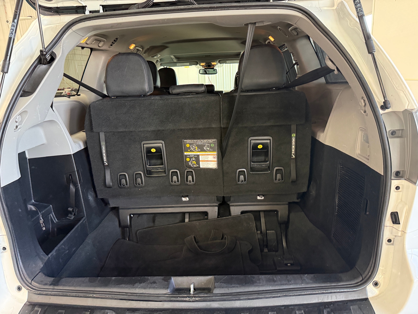 Thumbnail: 2020 Toyota Sienna - 6