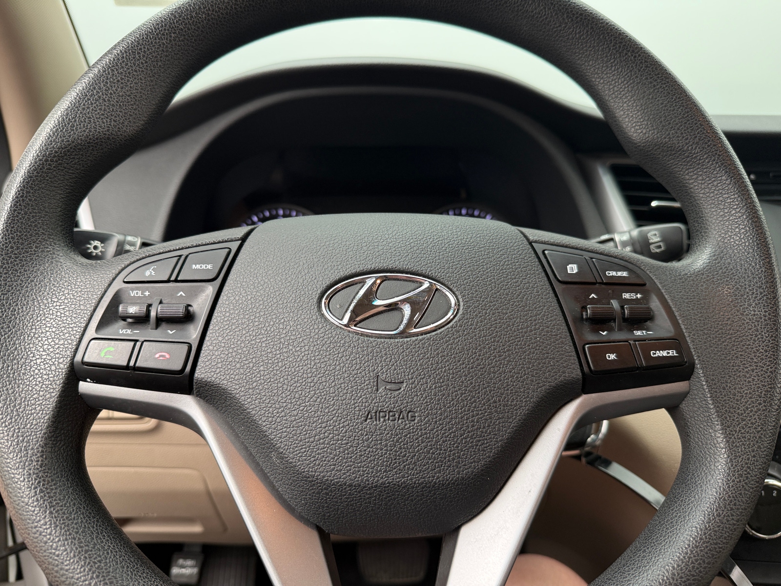 Thumbnail: 2017 Hyundai Tucson - 5