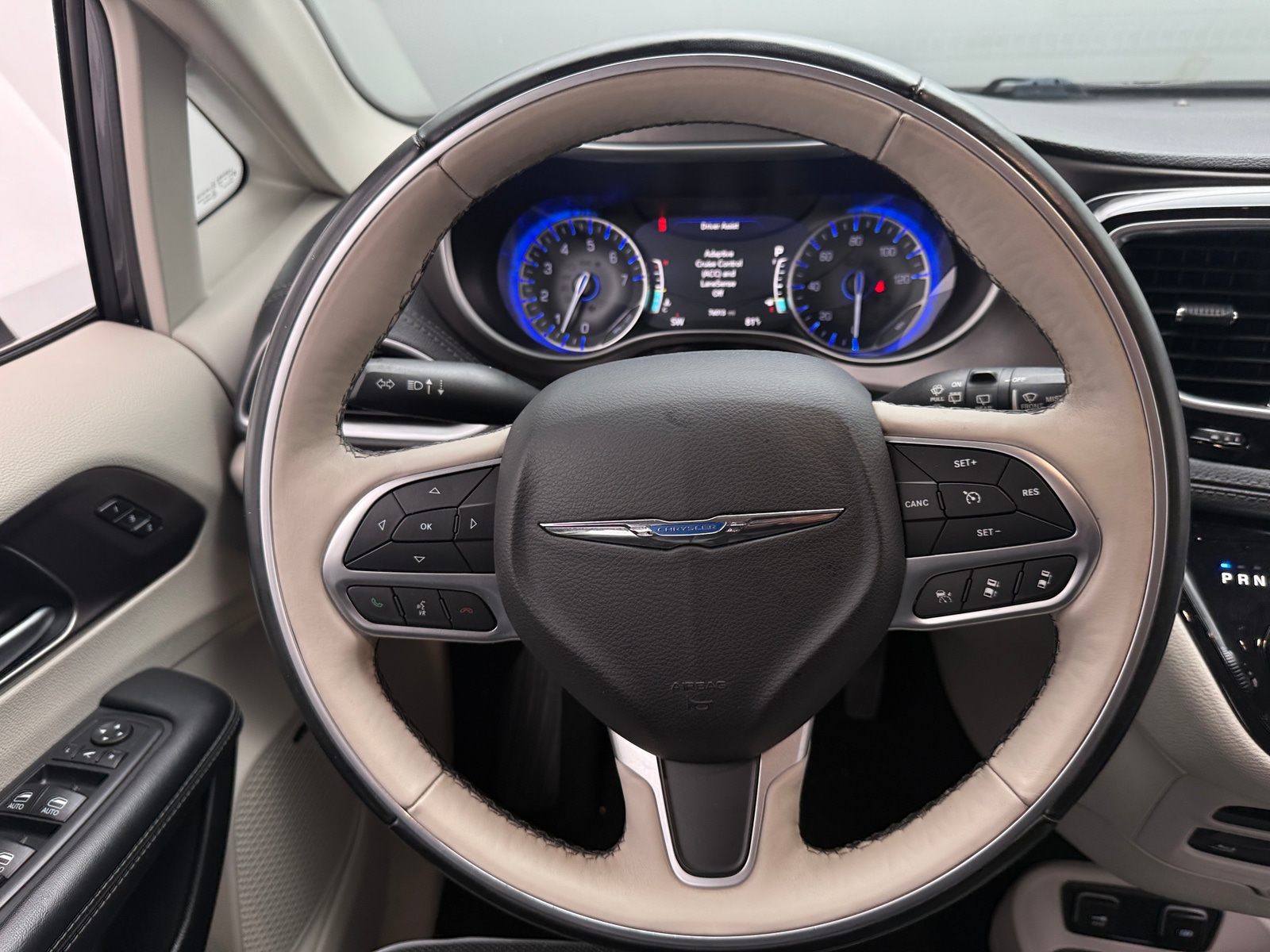 Thumbnail: 2018 Chrysler Pacifica - 4