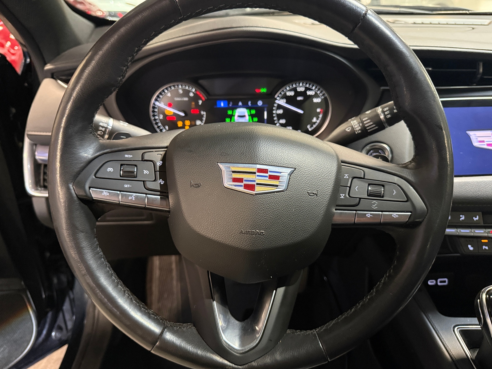 Thumbnail: 2023 Cadillac XT4 - 4