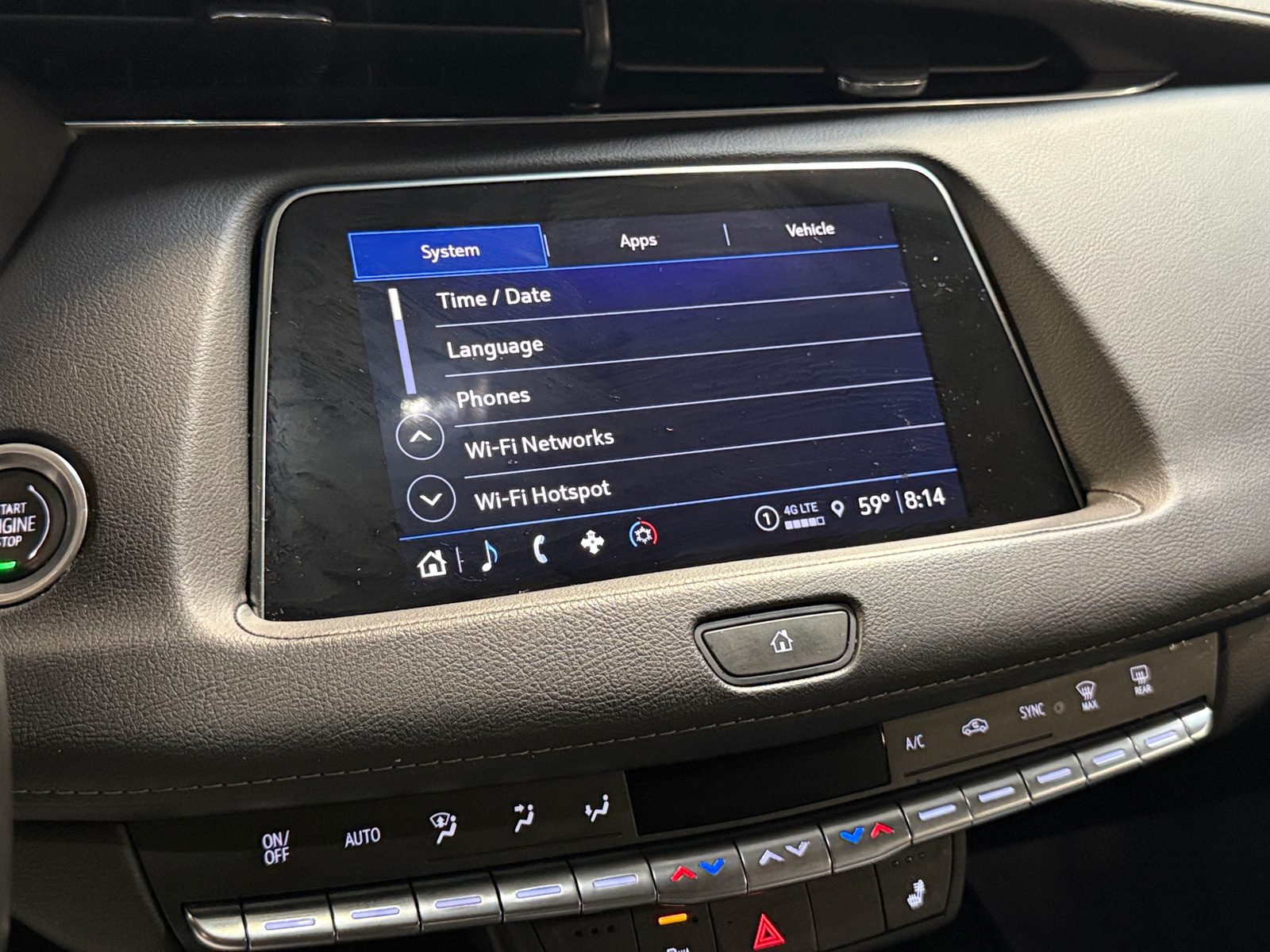 Thumbnail: 2023 Cadillac XT4 - 3