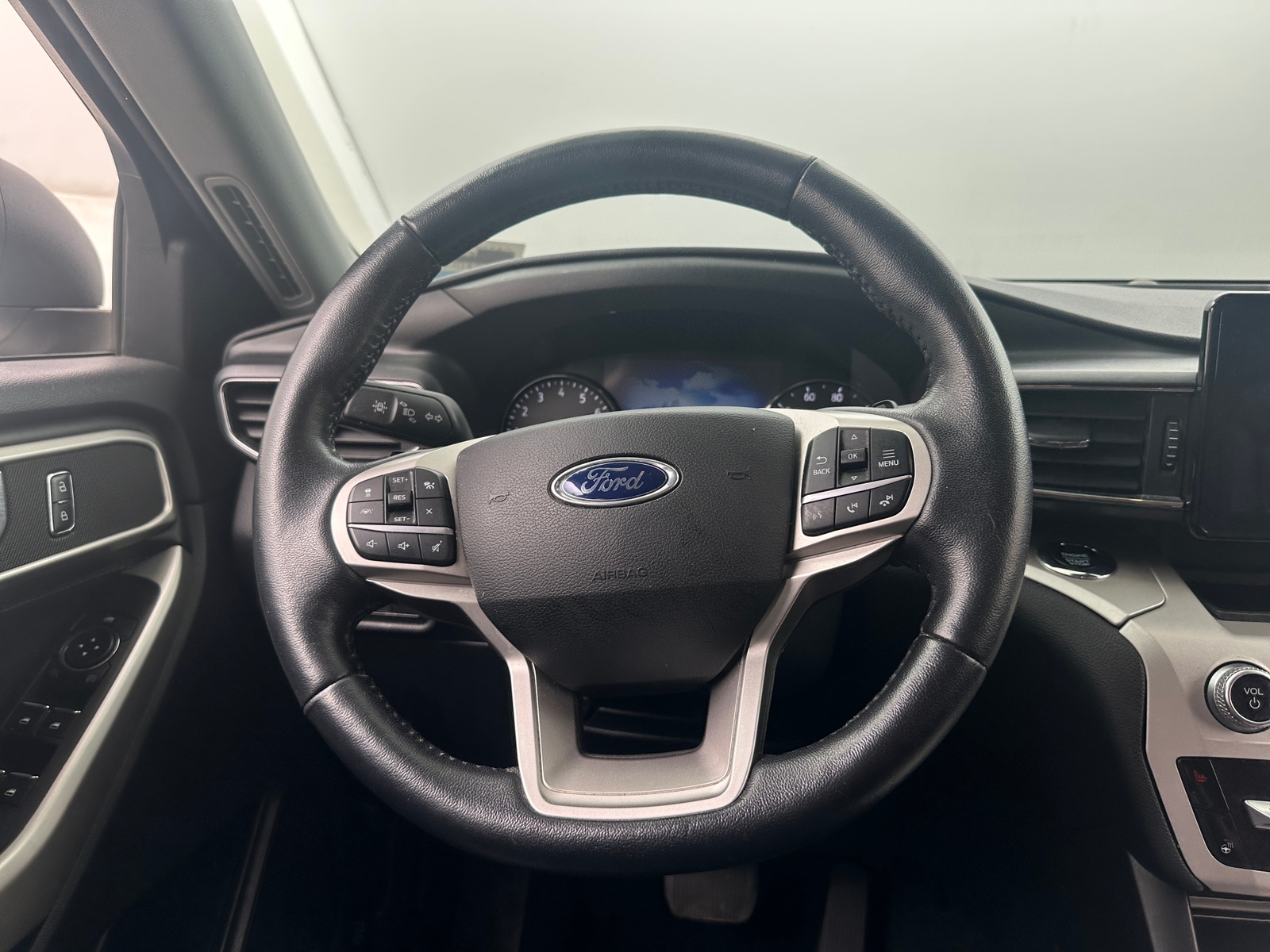 Thumbnail: 2020 Ford Explorer - 5